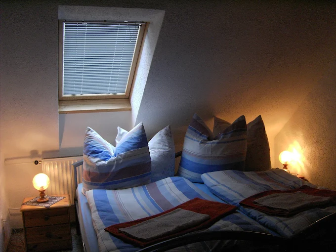 Monteur-Zimmer - Dresden - Gästezimmer & Ferienwohnung in Altgorbitz - Familie Marlies & Michael Schneider