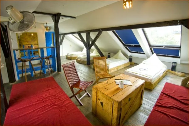 Monteur-Zimmer - Dresden - Hostel Mezcalero - Guesthouse - B&B