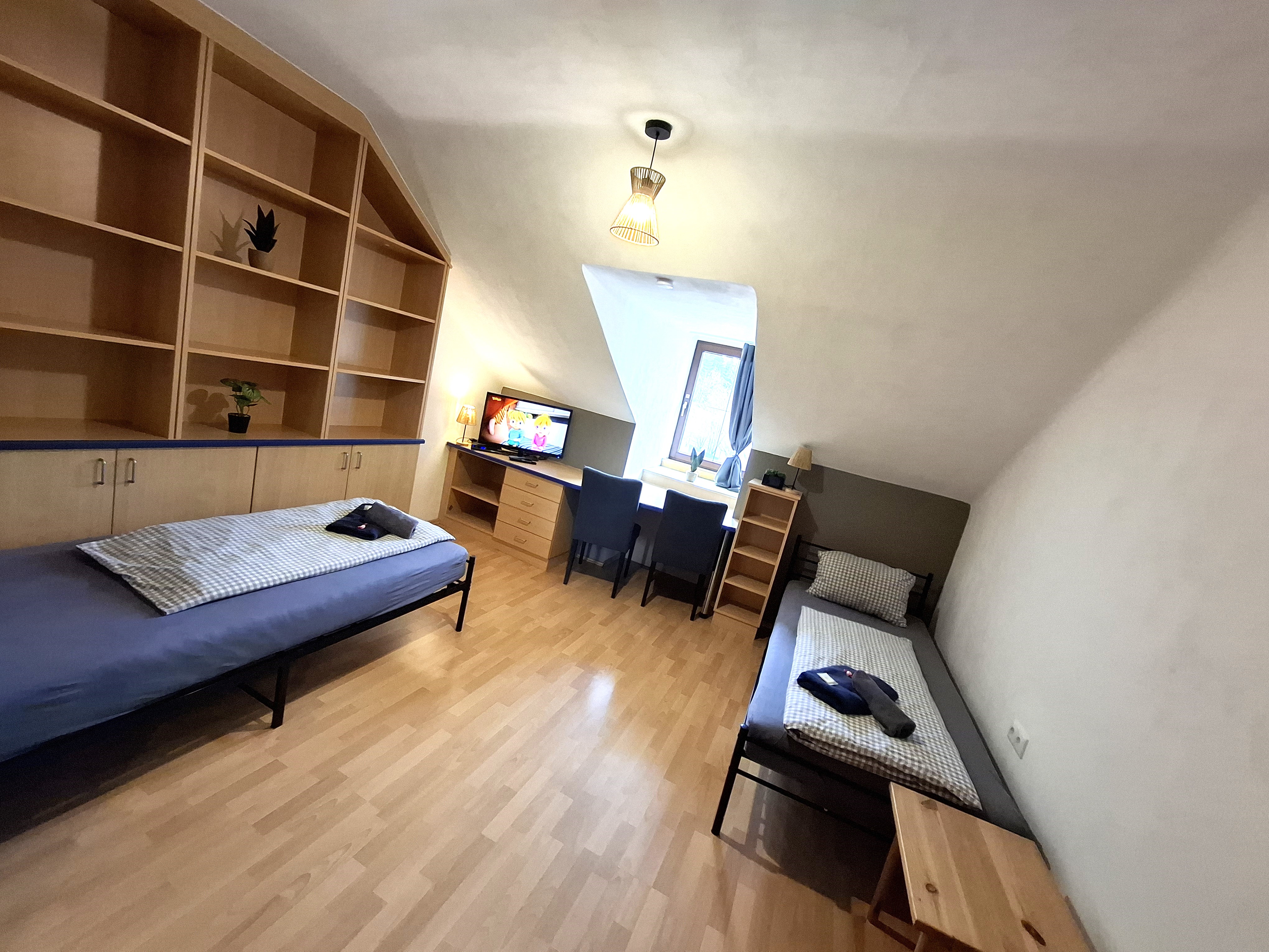 Monteur-Zimmer - Fernseher - Leoben (Leoben) - Zweibettzimmer -  Raben *** Apartment Leoben - Donawitz-Monteurunterkunft - Langzeitaufenthalte 