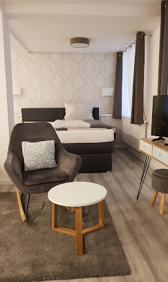 Monteur-Zimmer - Stuttgart - Hotel Pension Adler Untertürkheim