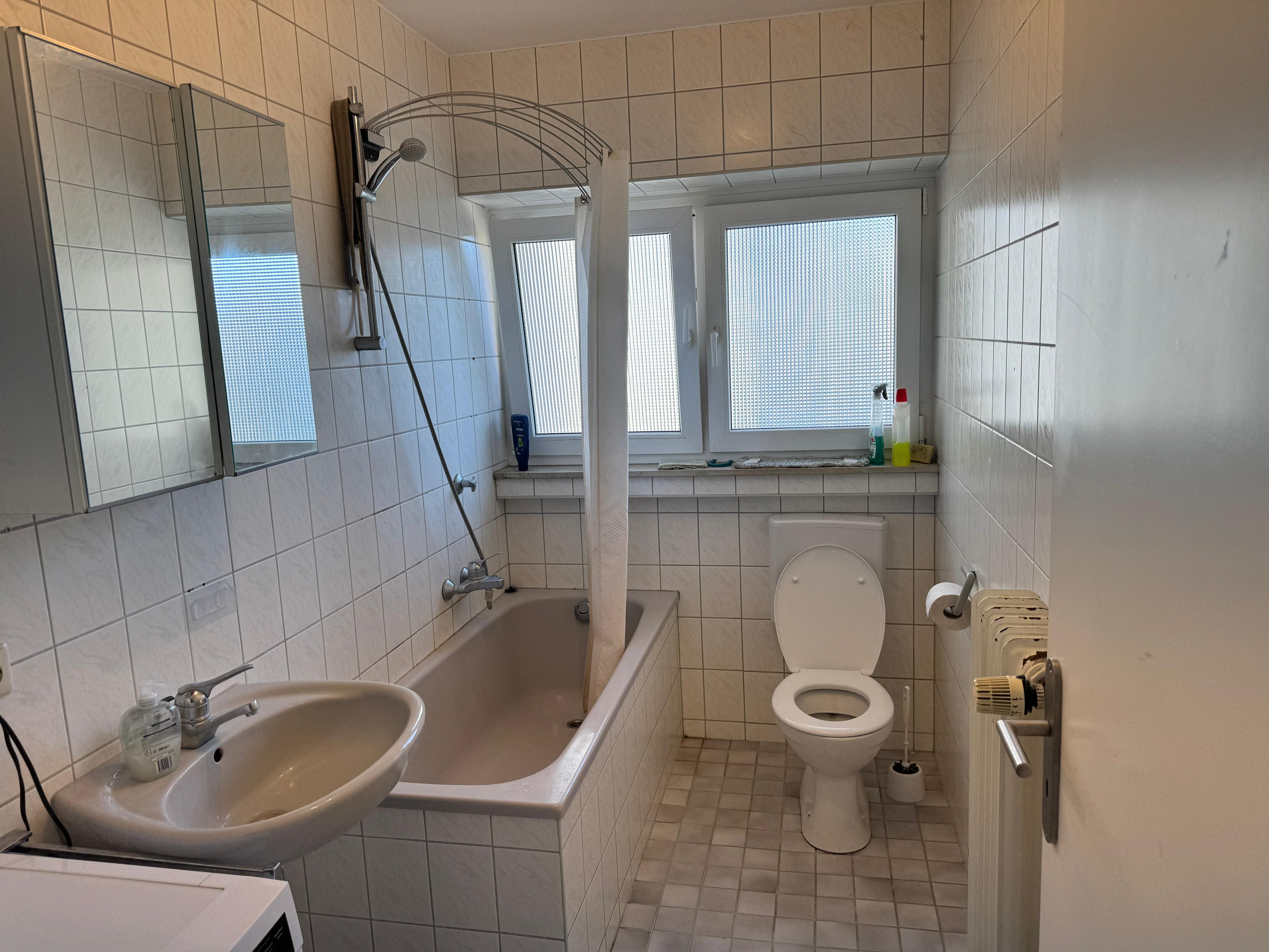 Monteur-Zimmer - Stuttgart - Helle Monteurswohnungen in Stuttgart - Bad Canstatt - TV / WIFI