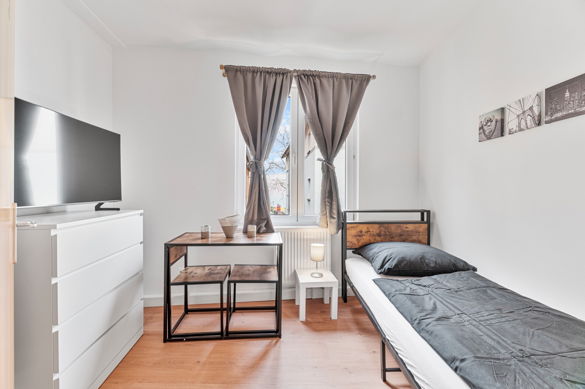 Monteur-Zimmer - Stuttgart - Neue Zimmer frei!! Monteurunterkunft direkt in Stuttgart Zuffenhausen.