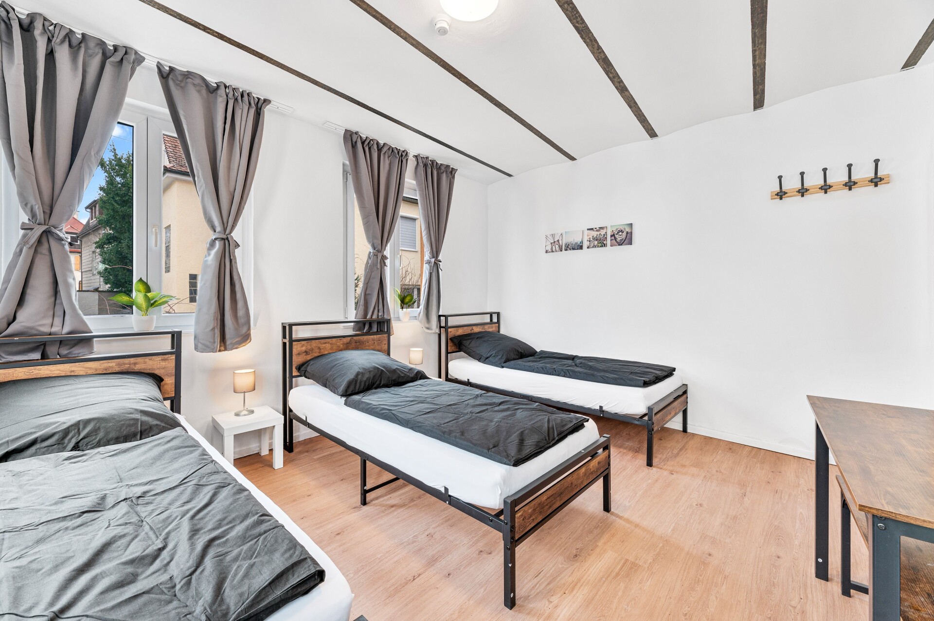 Monteur-Zimmer - Stuttgart - Neue Zimmer frei!! Monteurunterkunft direkt in Stuttgart Zuffenhausen.