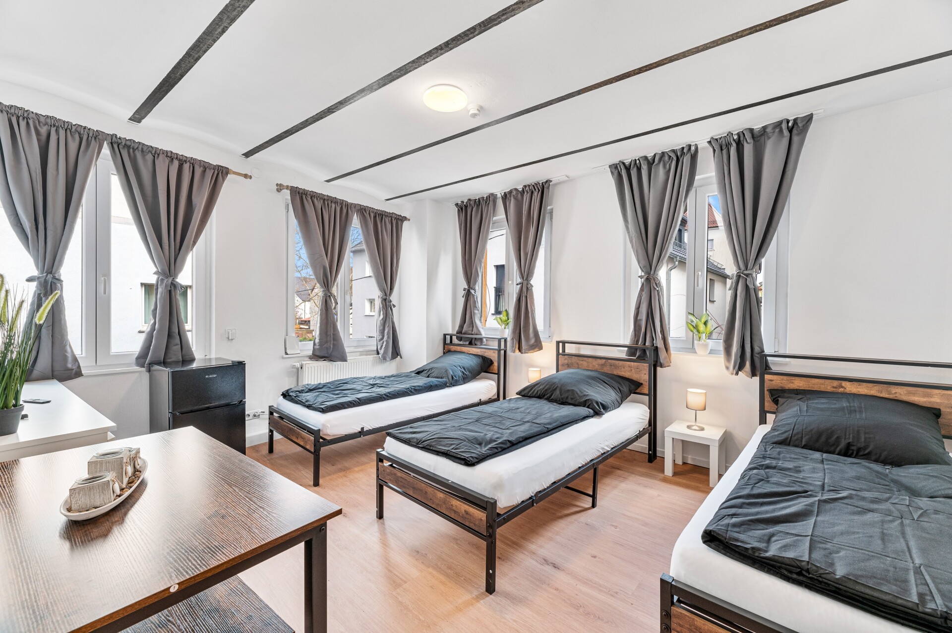 Monteur-Zimmer - Stuttgart - Neue Zimmer frei!! Monteurunterkunft direkt in Stuttgart Zuffenhausen.