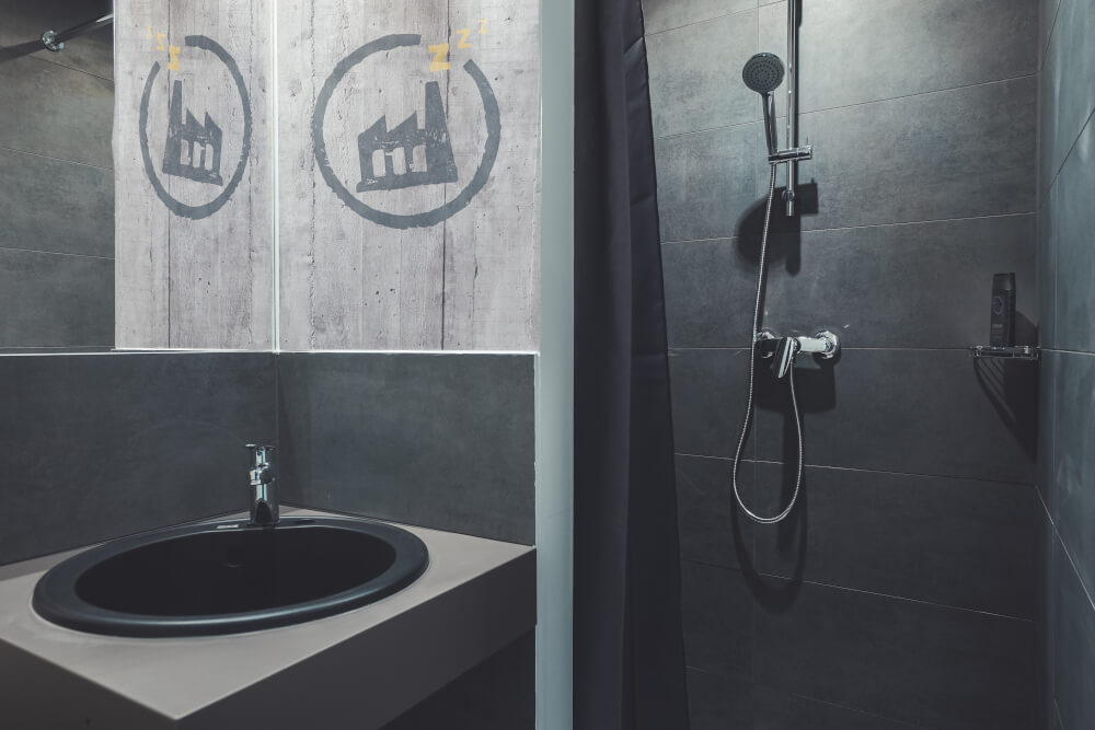 Monteur-Zimmer - Stuttgart - Hotel Das-Schlafwerk Stuttgart Nord (Münchingen) digitales Hotel