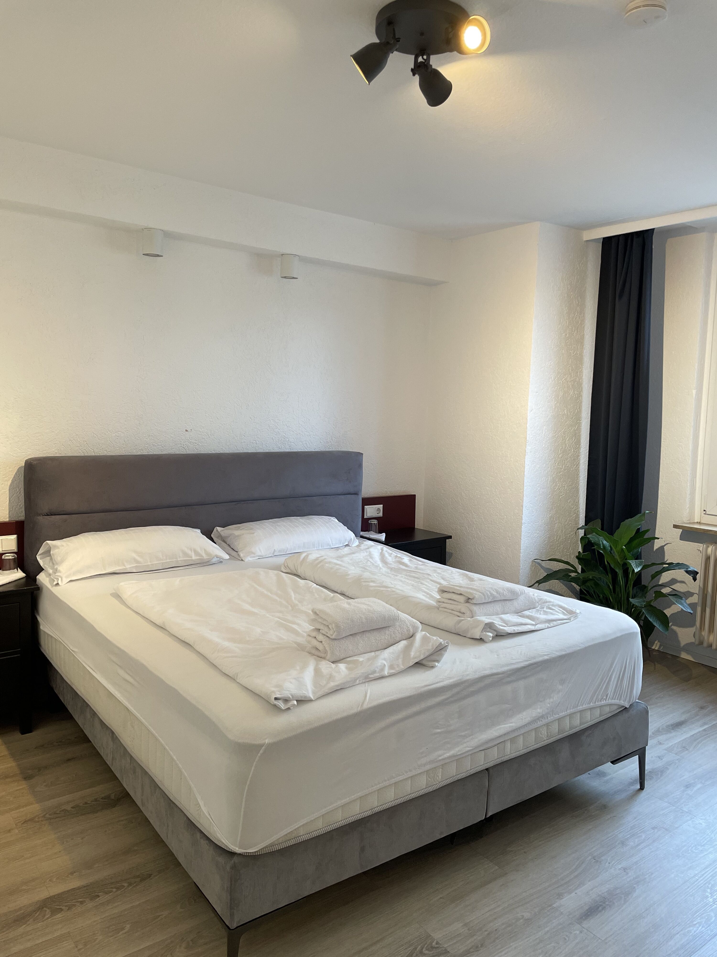 Monteur-Zimmer - Stuttgart - Zimmer und Wohnnugen in TOP LAGE! Long Stay - discount!!