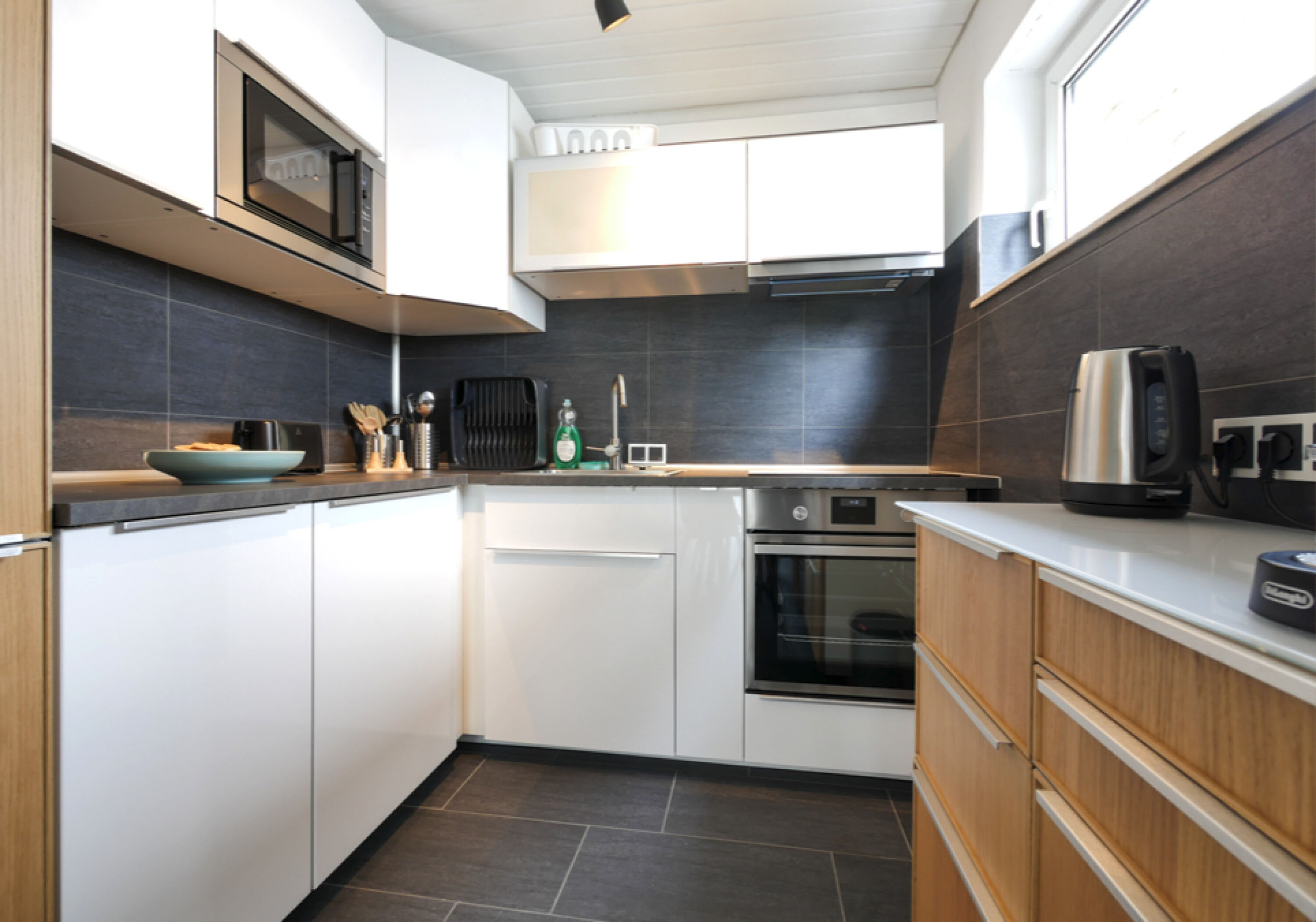 Monteur-Zimmer - Stuttgart - B&B happy, geprüfte ordentliche Monteurunterkünfte