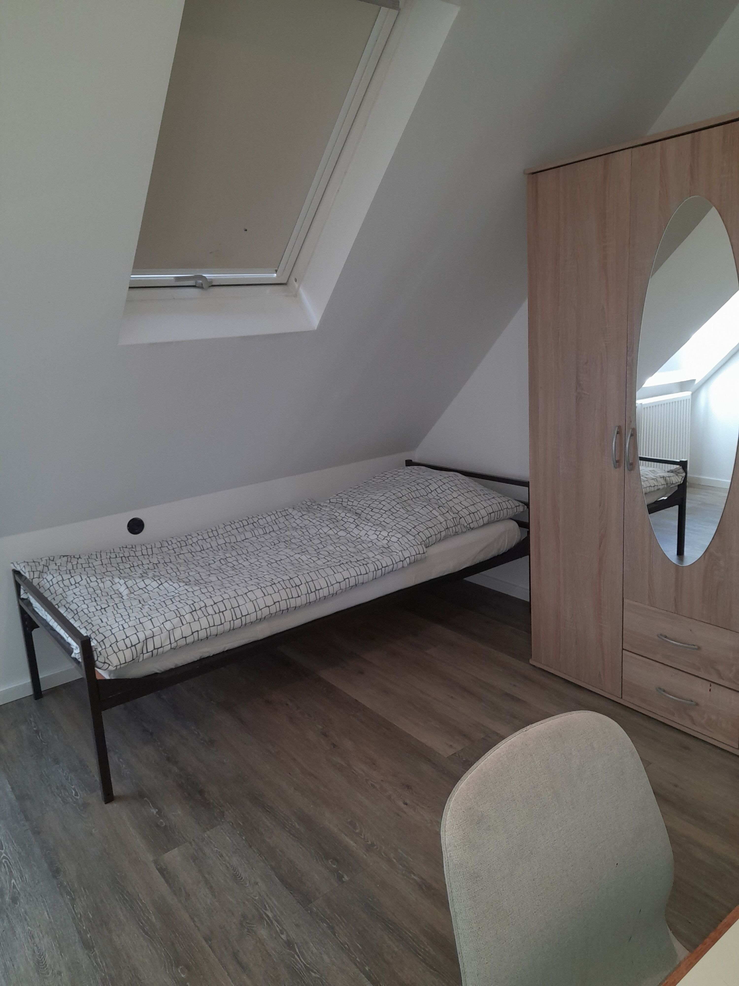 Monteur-Zimmer - Stuttgart - Unterkunft für Monteure in Stuttgart-Bad Cannstatt