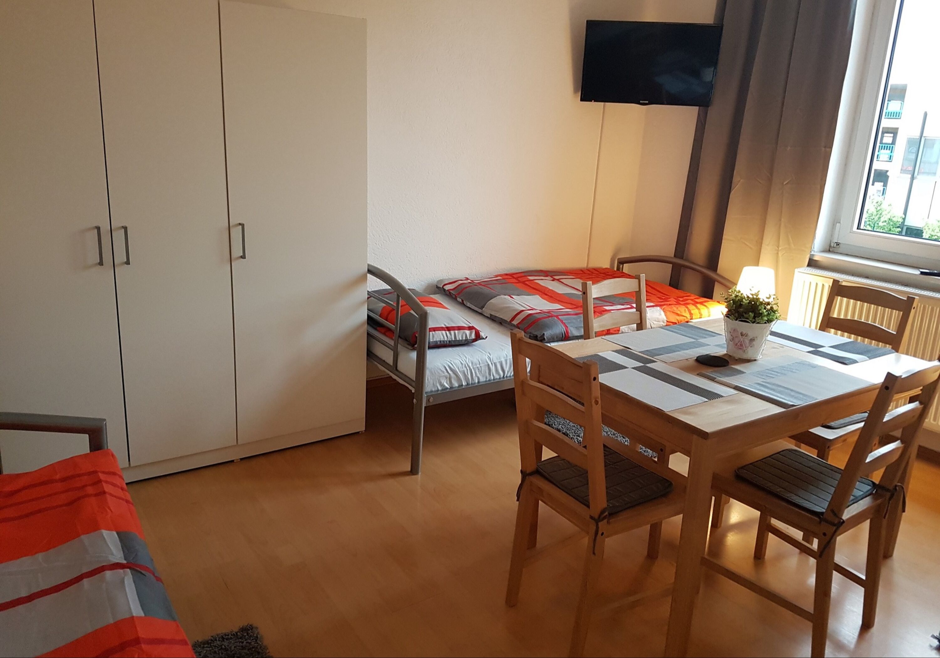 Monteur-Zimmer - Stuttgart - F&E // Unterkunft nahe Wasengelände und Bahnhof