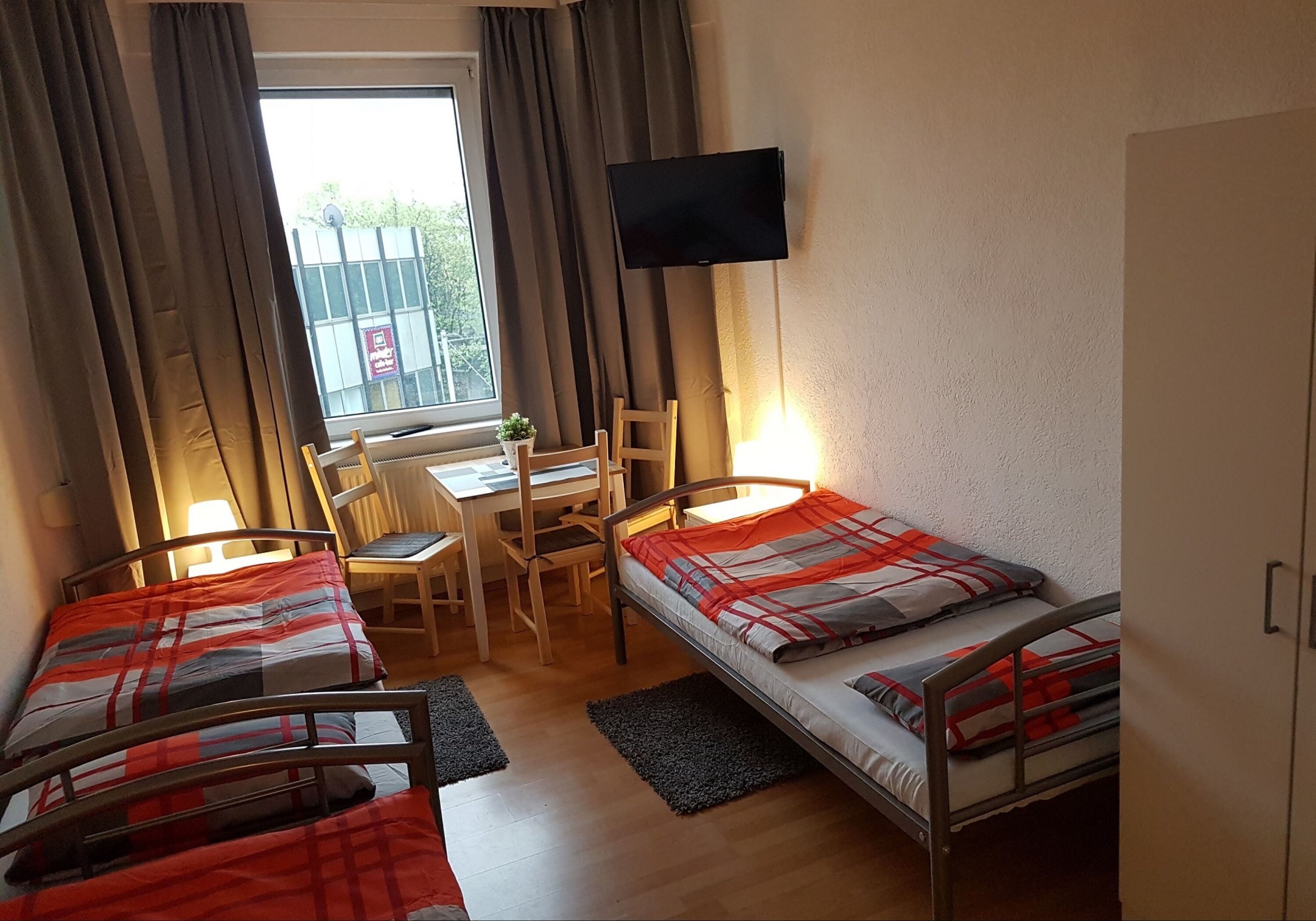 Monteur-Zimmer - Stuttgart - F&E // Unterkunft nahe Wasengelände und Bahnhof