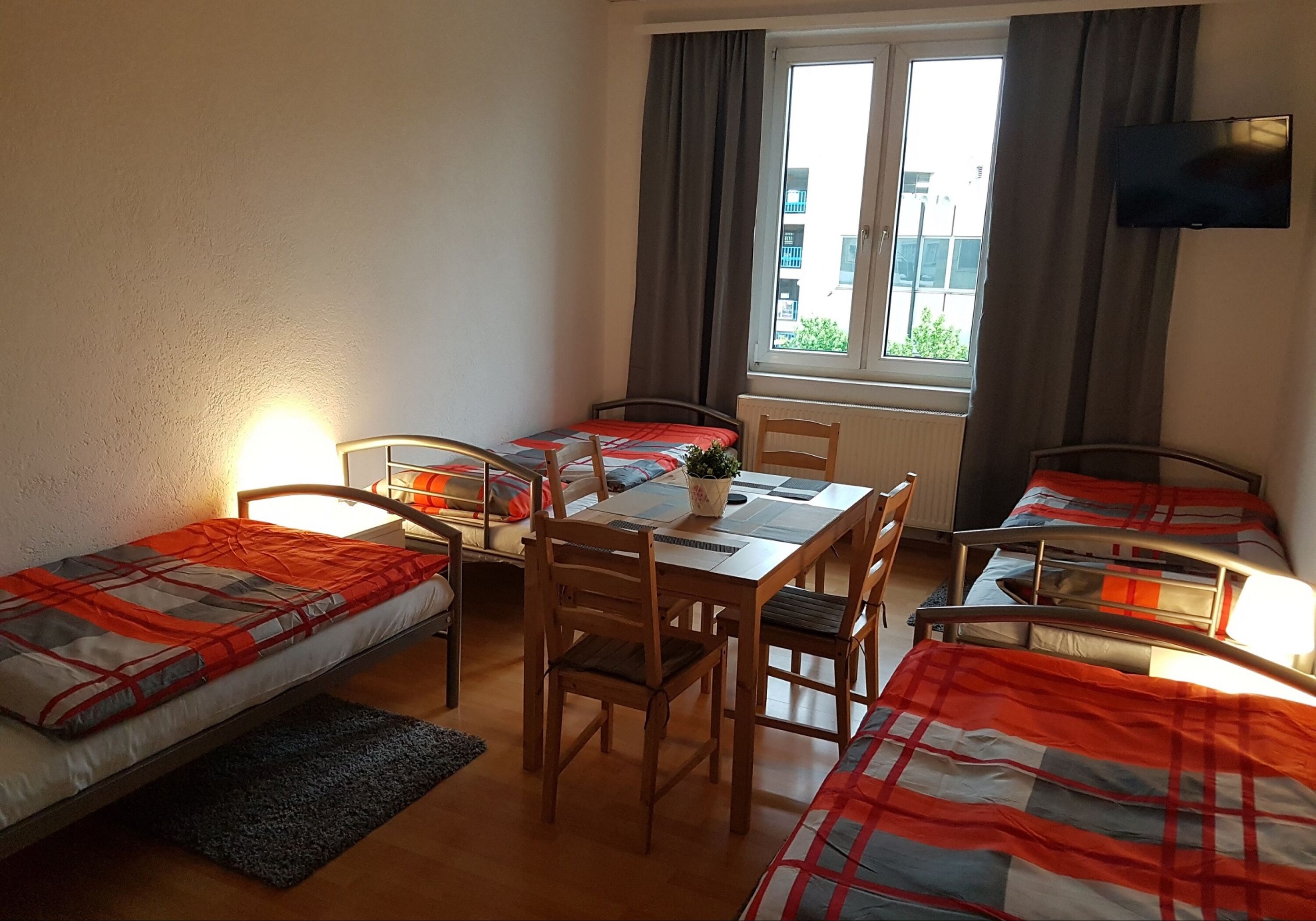 Monteur-Zimmer - Stuttgart - F&E // Unterkunft nahe Wasengelände und Bahnhof