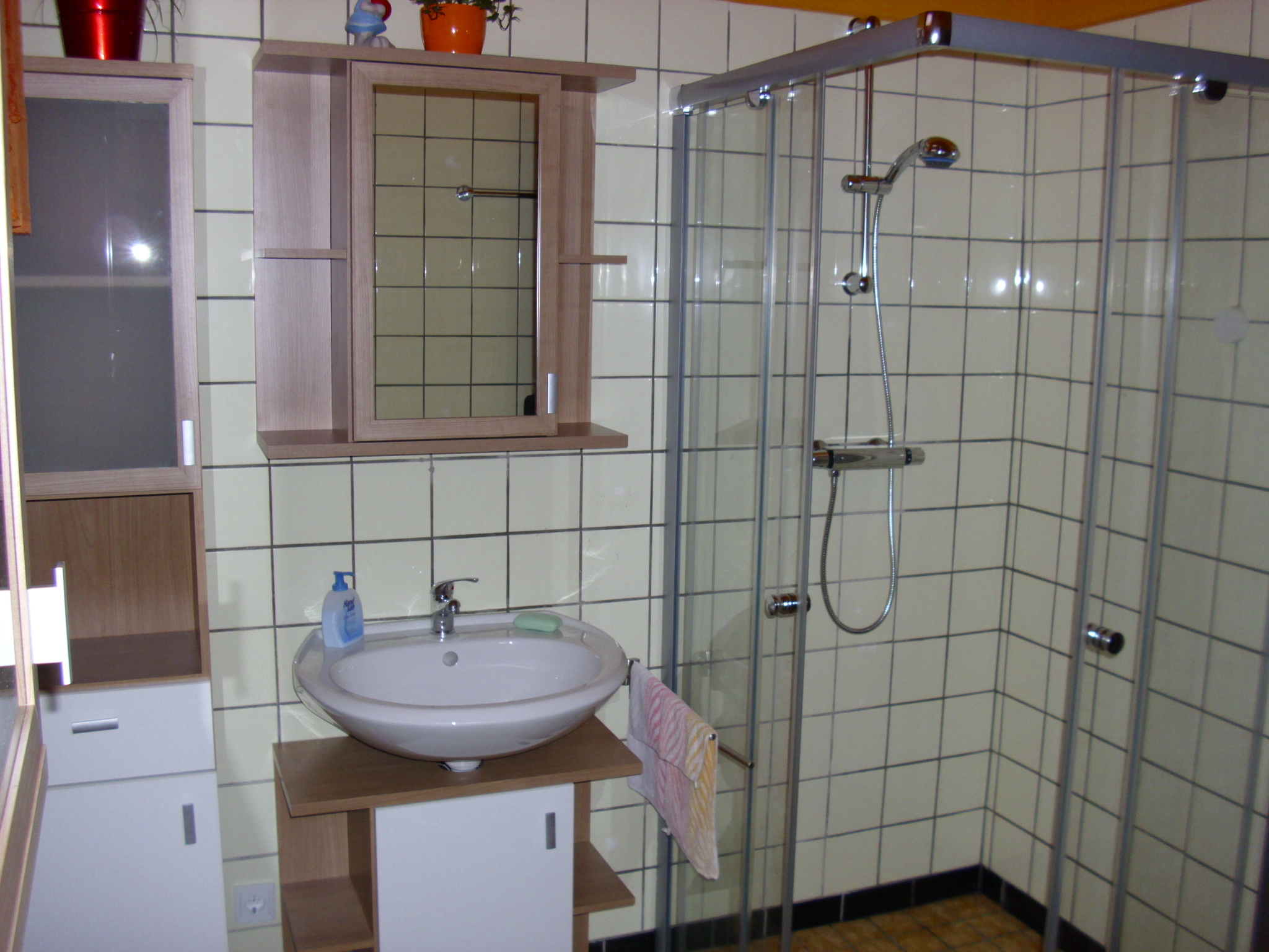 MonteurZimmer: Bad mit Dusche - Ferienwohnung Heidrun Brand