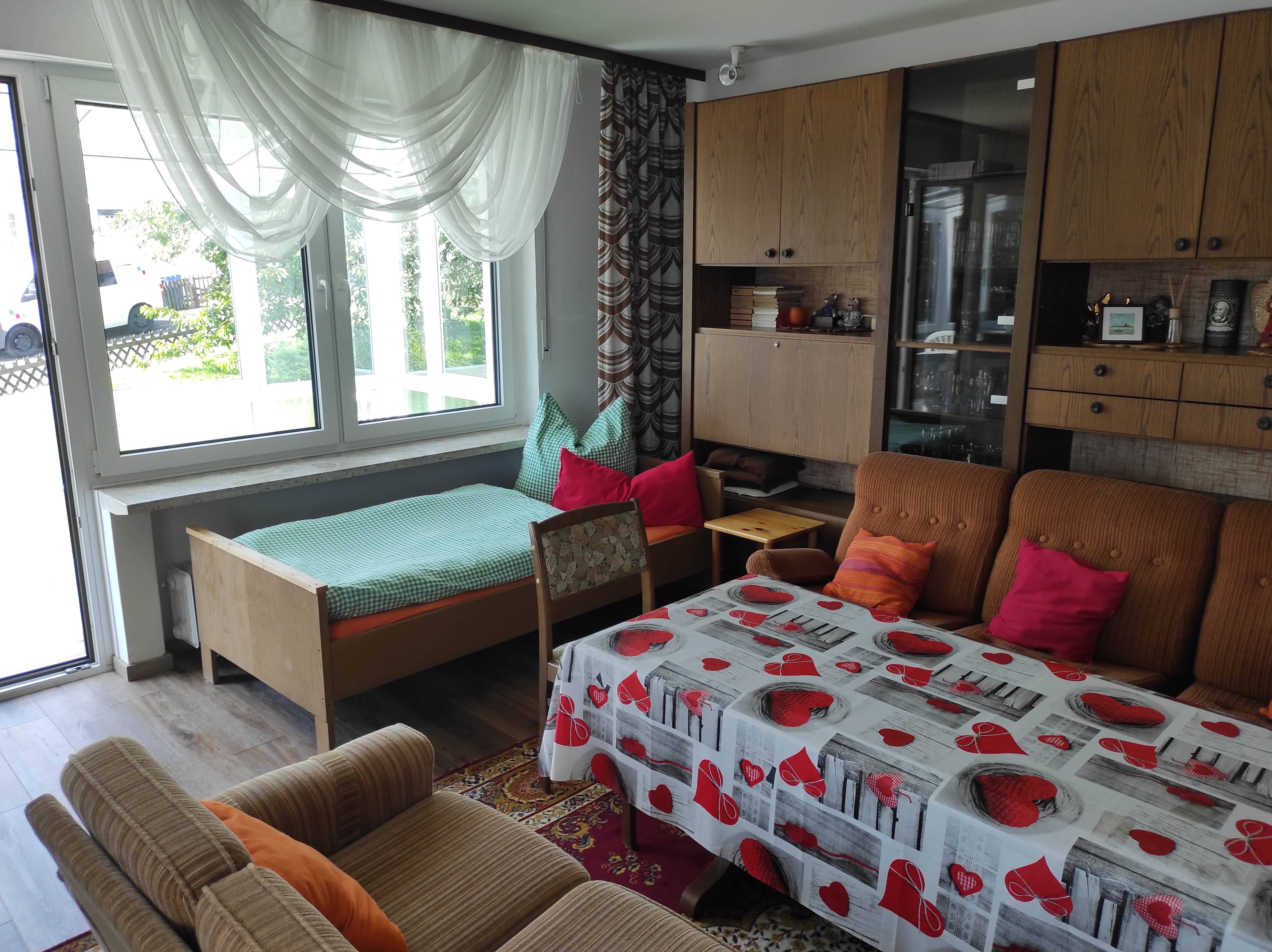 MonteurZimmer: Wohnzimmer - Ferienwohnung Heidrun Brand