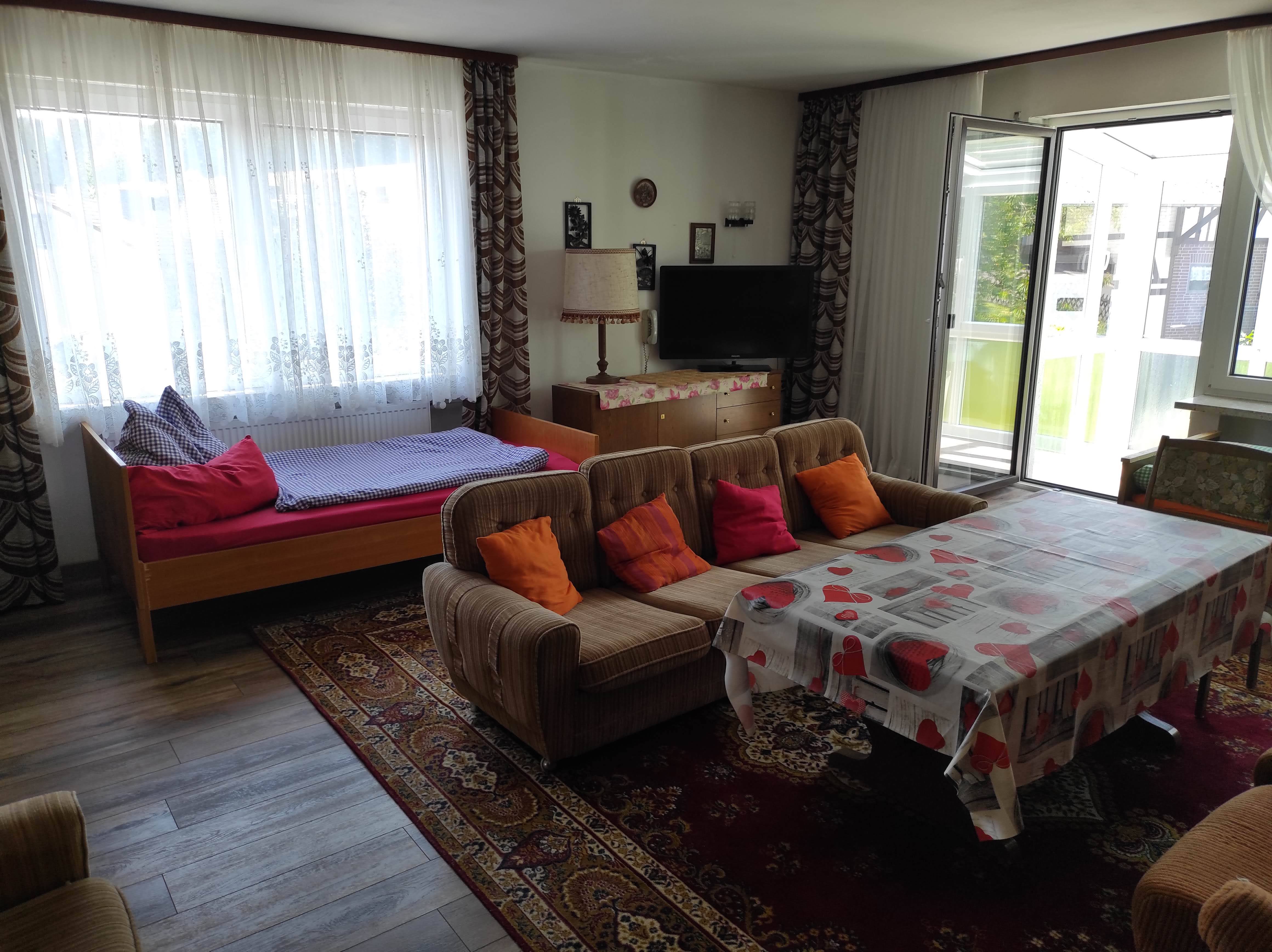 MonteurZimmer: Wohnzimmer - Ferienwohnung Heidrun Brand