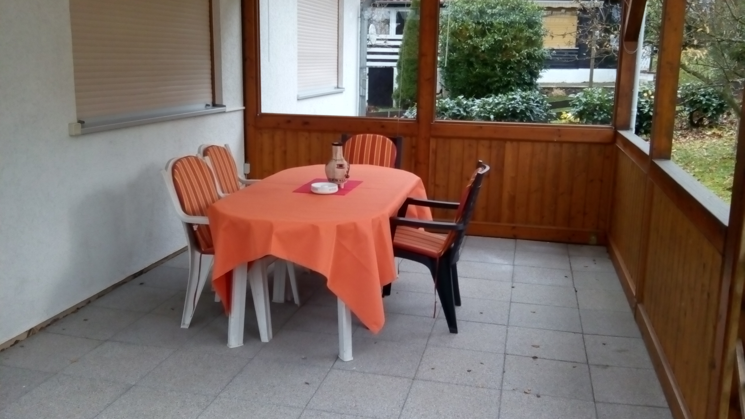 MonteurZimmer: Terrasse - Ferienwohnung Nadine Brand