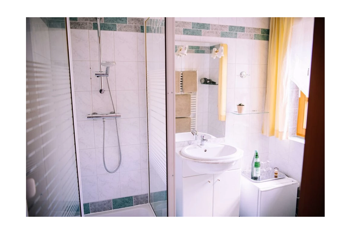 MonteurZimmer:  Gästehaus Thermenblick