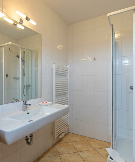 MonteurZimmer: Unsere Zimmer - Hotel-Restaurant Neuhold