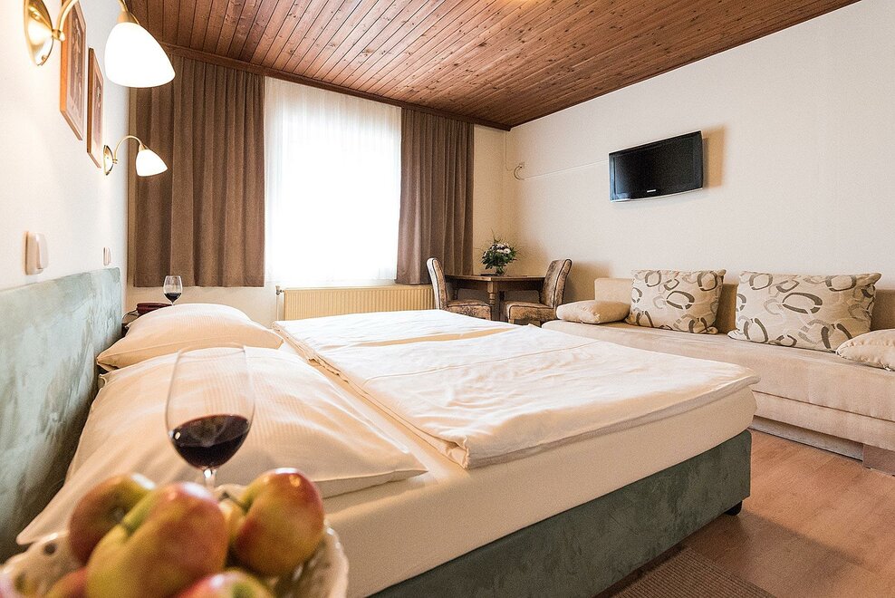 Monteur-Zimmer - Preis pro Nacht - Zum Hirschen***