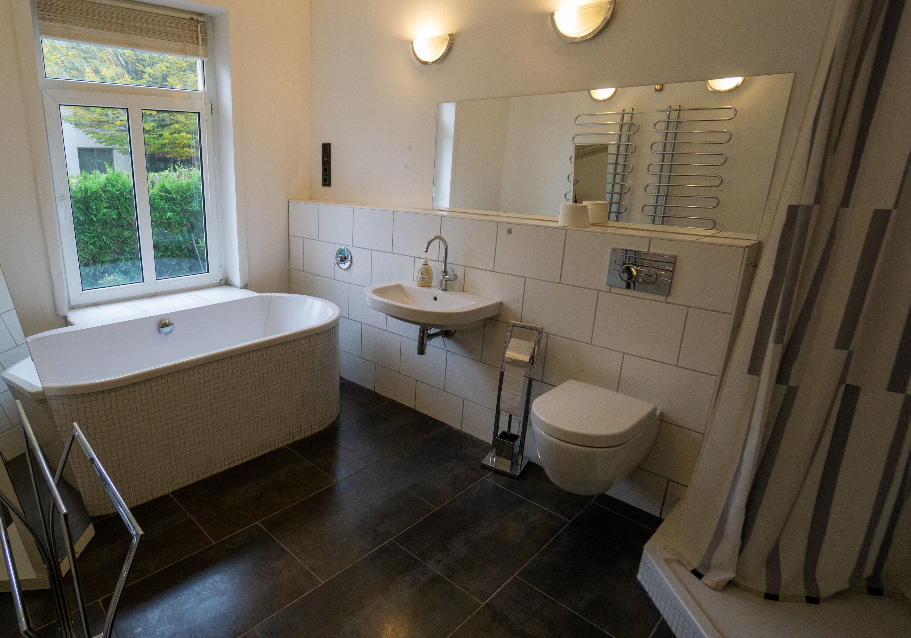 Monteur-Zimmer - Hamburg (Kreis Stormarn) - Schön geschnittene Wohnung für bis zu 8 Betten