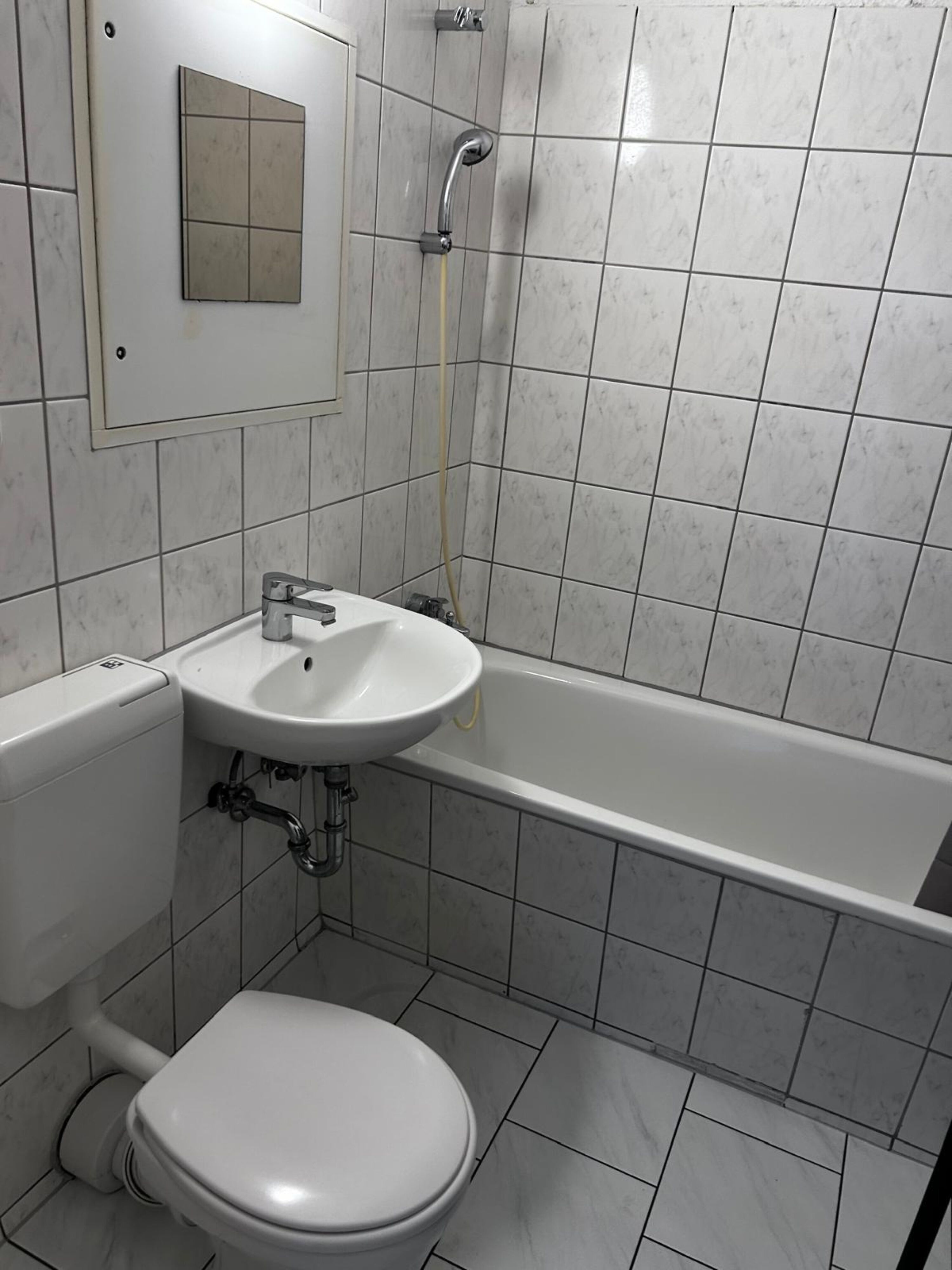 Monteur-Zimmer - Hamburg (Kreis Stormarn) - Mc.Monty Hamburg - Sie suchen? Wir finden!