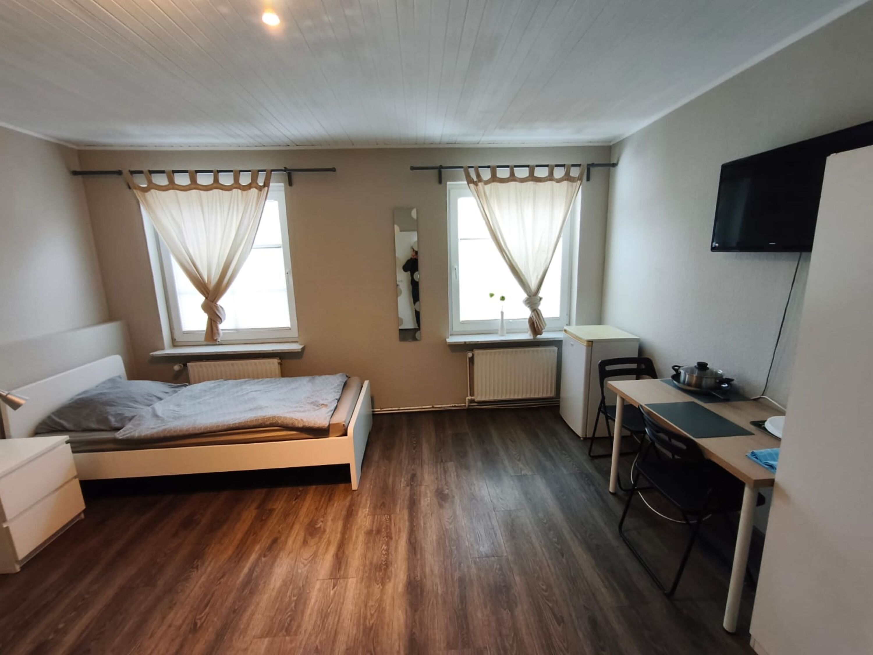 Monteur-Zimmer - Hamburg (Kreis Stormarn) - D & K Service GmbH