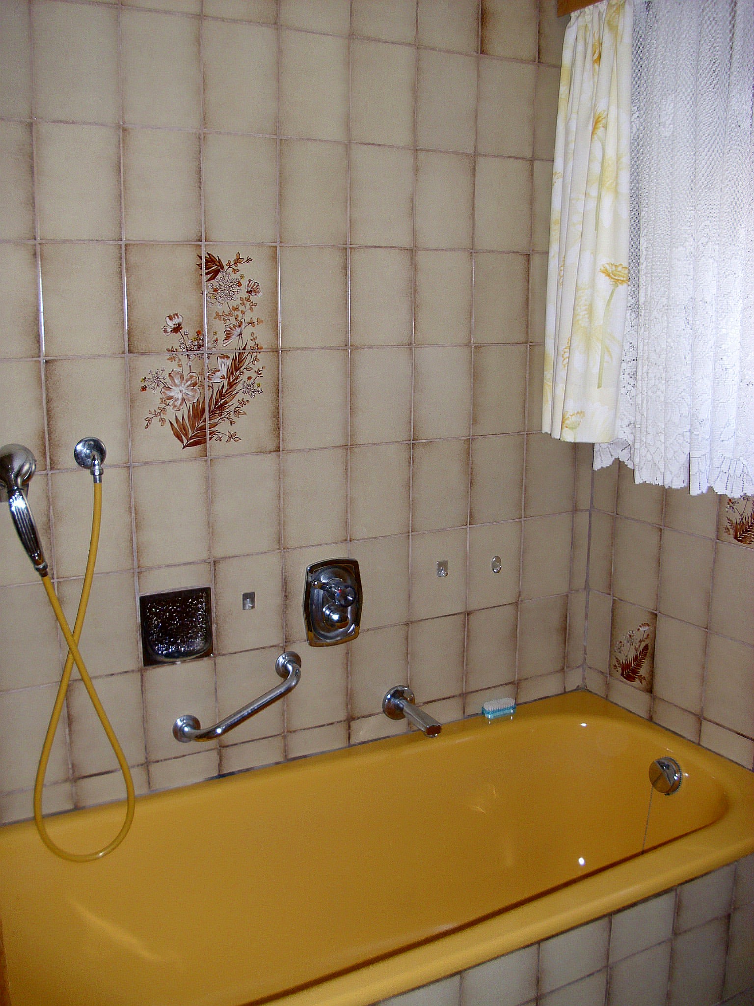 MonteurZimmer: Badewanne - Ferienhaus Brand