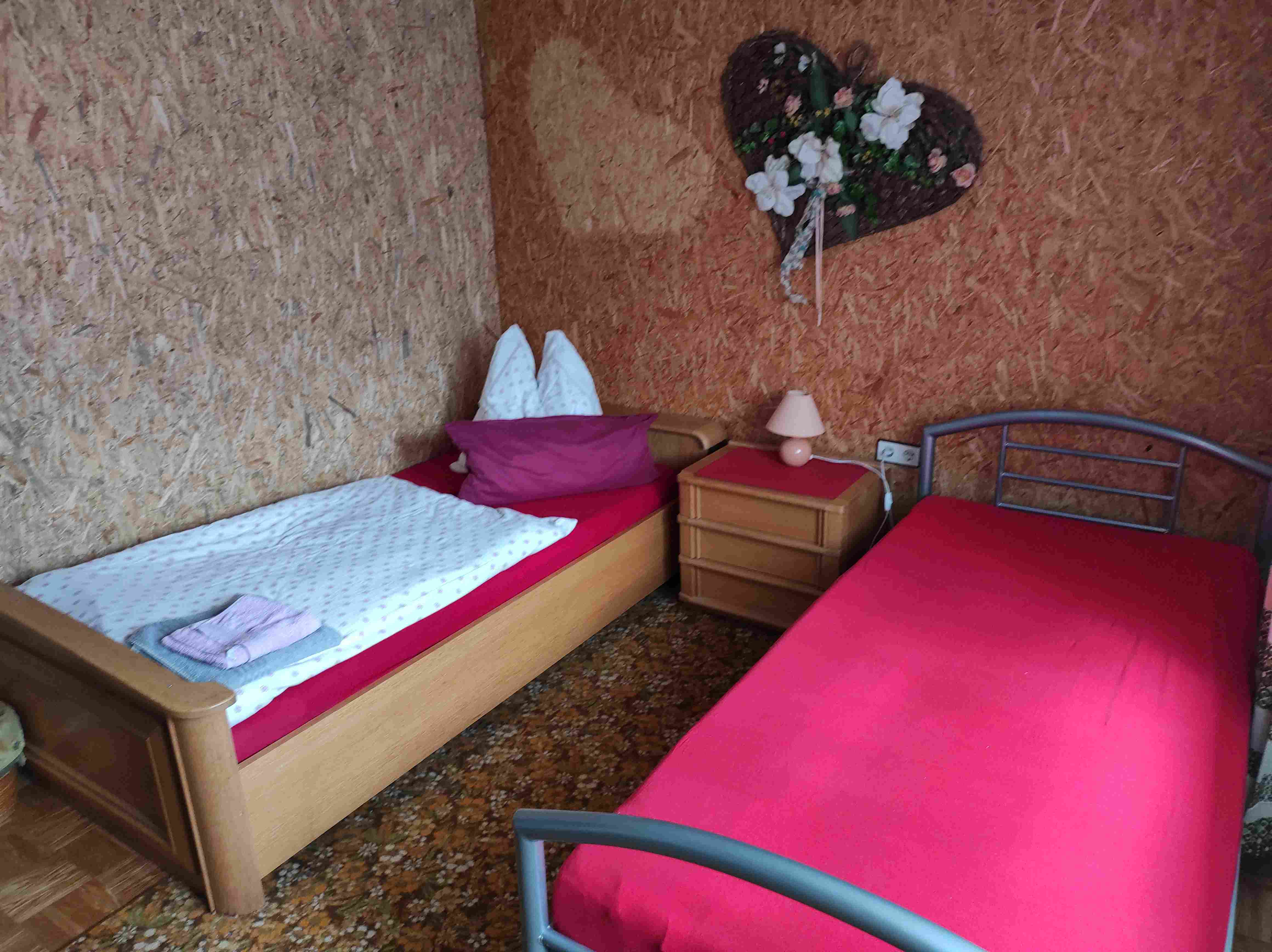 MonteurZimmer: Zimmer 1 - Ferienhaus Brand