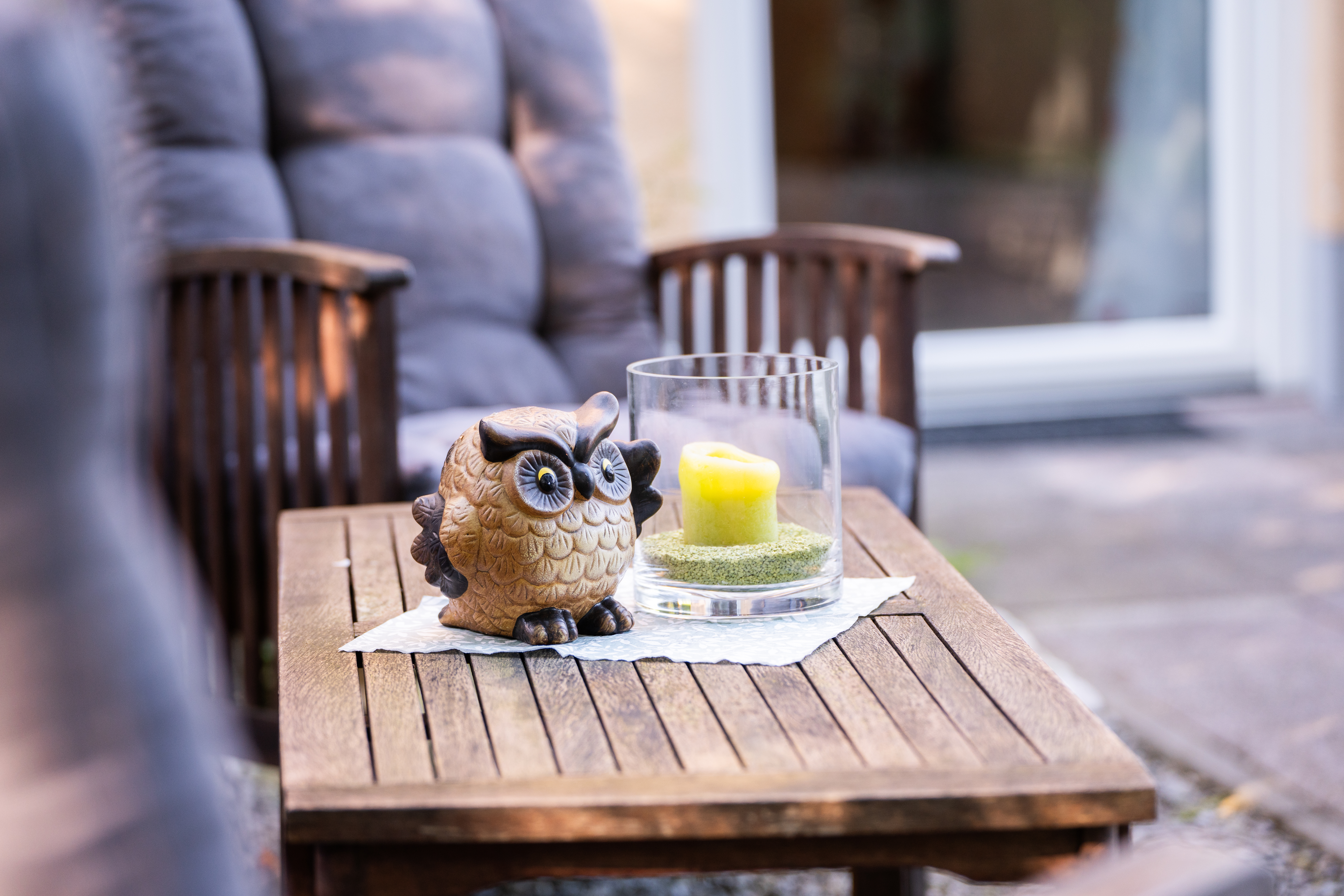 MonteurZimmer: Garten Lounge - Ferienwohnung am Wildbach bei Passau