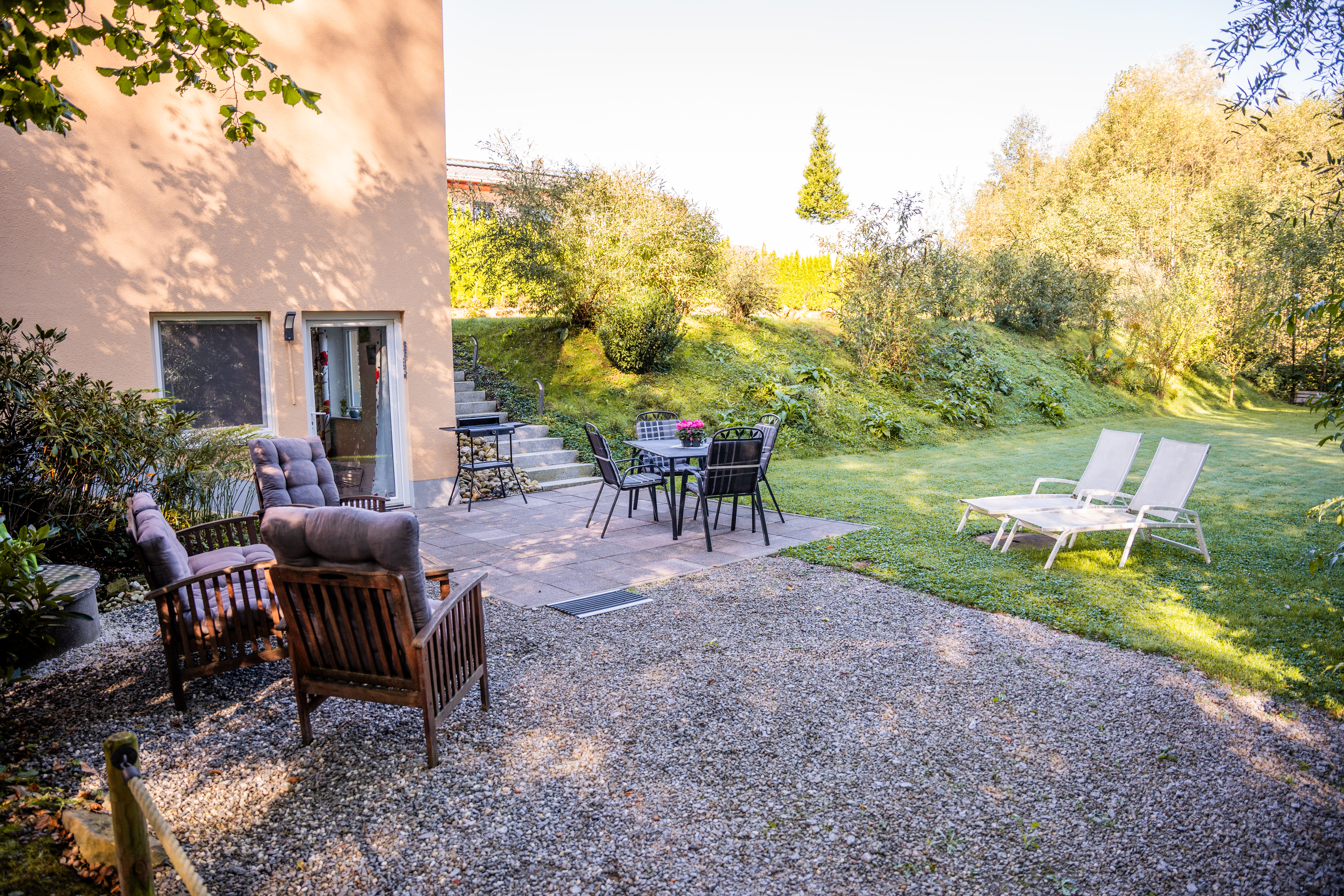MonteurZimmer: Garten - Ferienwohnung am Wildbach bei Passau
