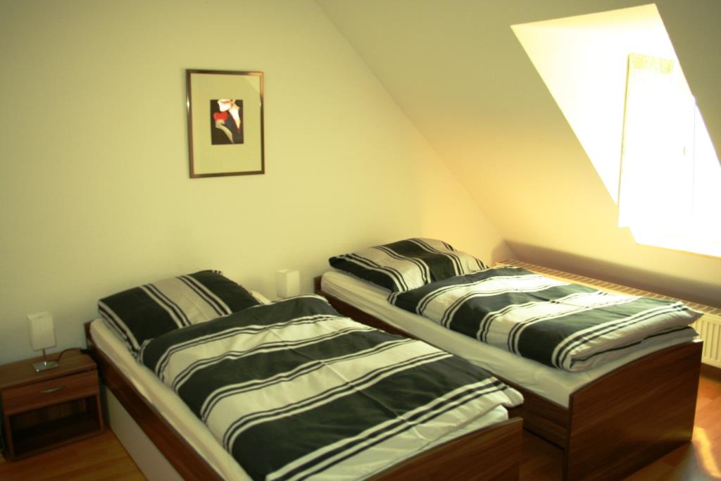 Monteur-Zimmer - Zwischenreinigung - Doppelzimmer  - Gästezimmervermietung Simon - Gästezimmer am Main