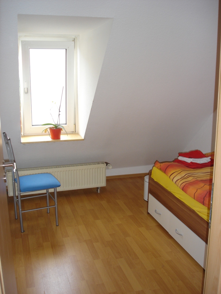 Monteur-Zimmer - Zwischenreinigung - Einzelzimmer 3 - Gästezimmervermietung Simon - Gästezimmer am Main