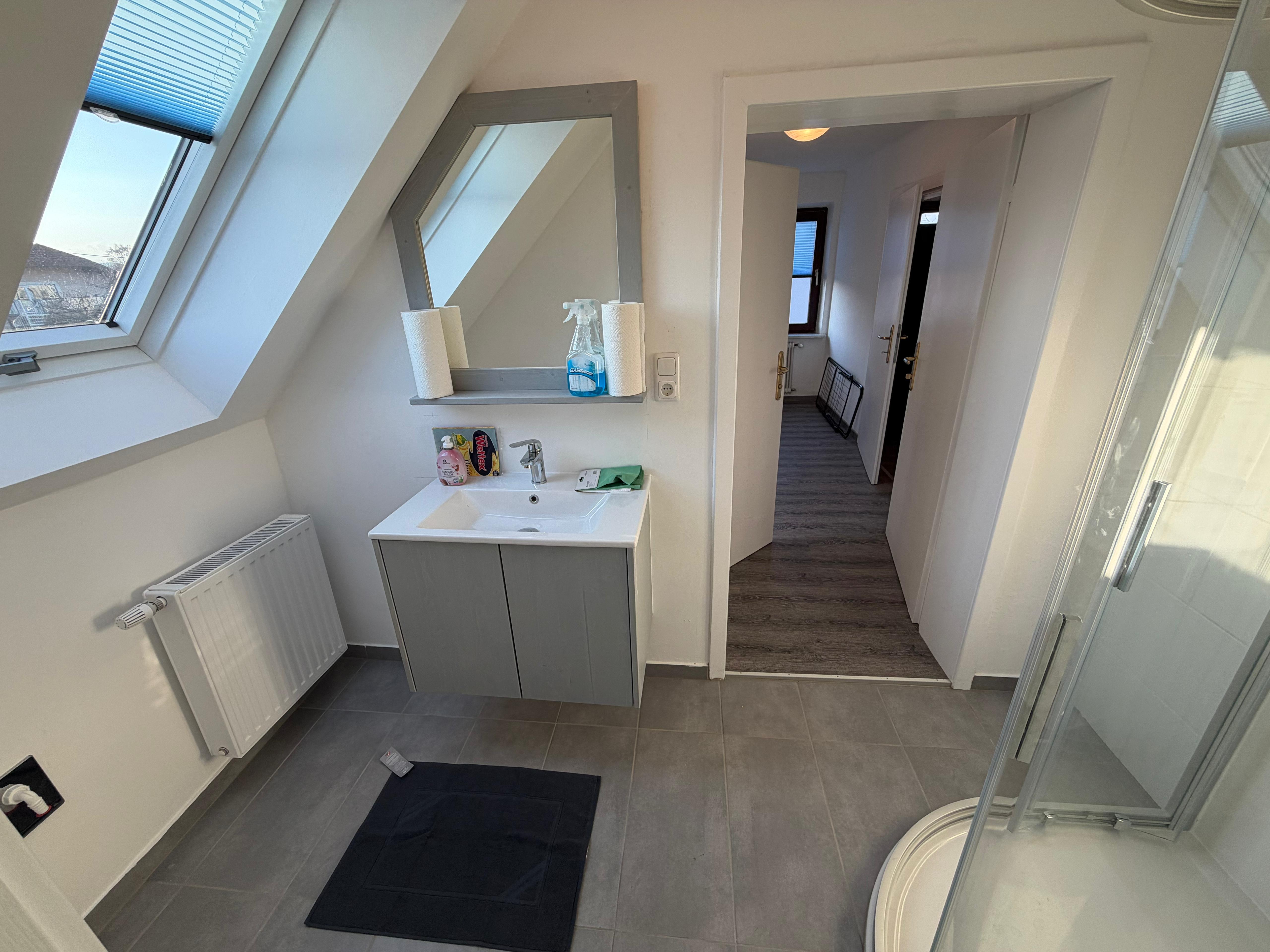 MonteurZimmer: Badezimmer - Idyllisches Einfamilienhaus in Klagenfurt für Arbeiter oder Urlauber