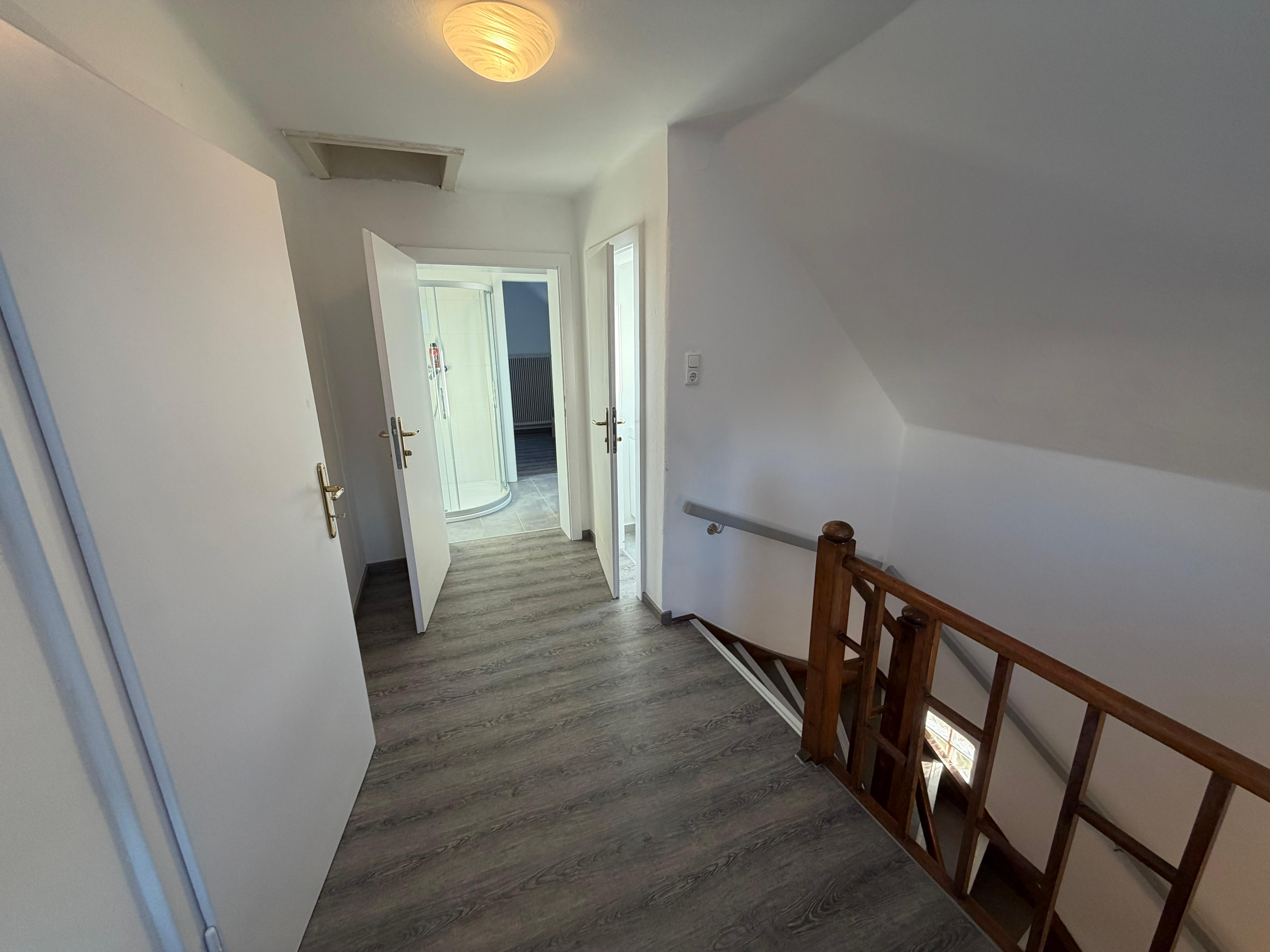 MonteurZimmer: Flur - Idyllisches Einfamilienhaus in Klagenfurt für Arbeiter oder Urlauber