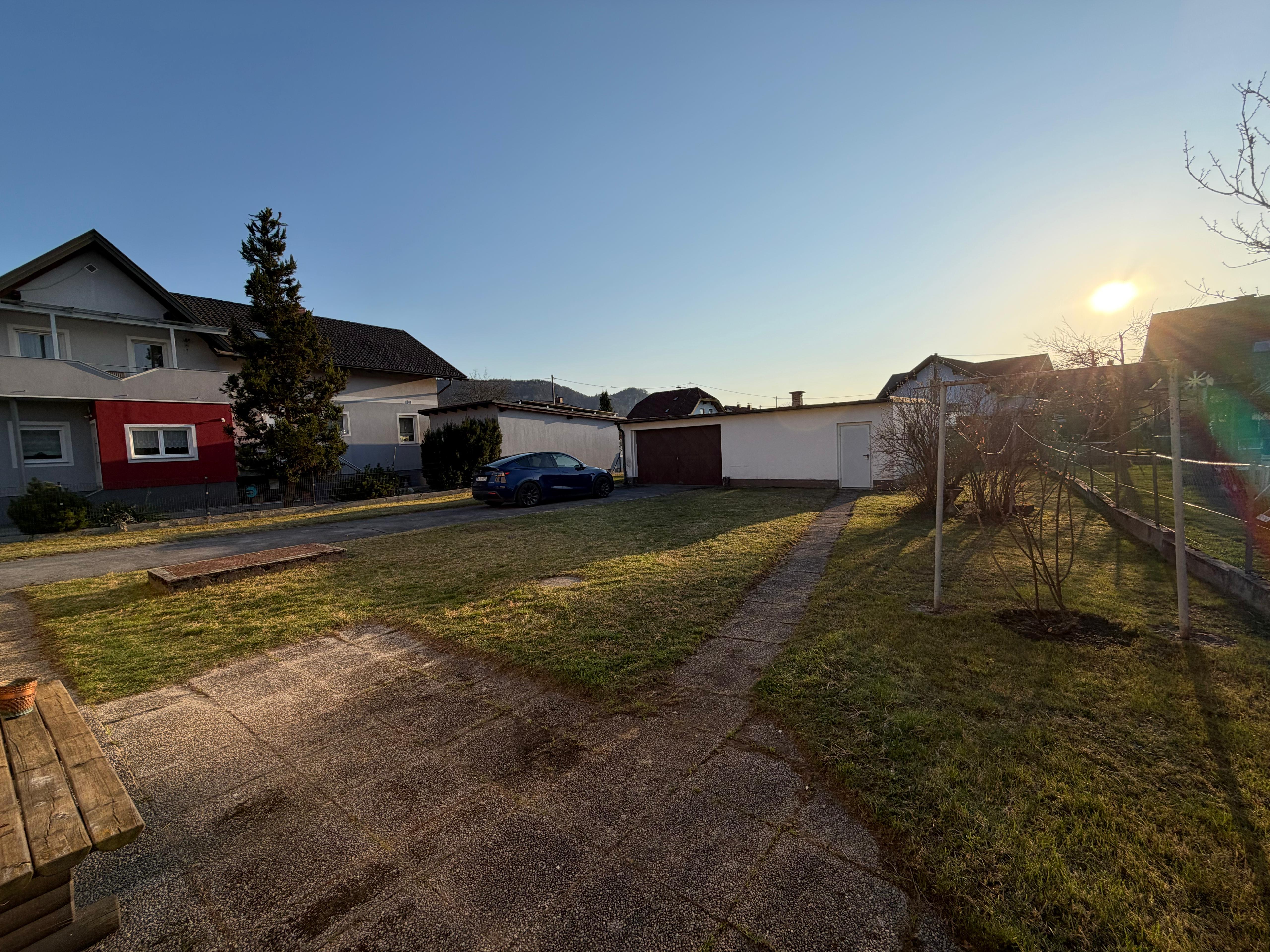 MonteurZimmer: Garten - Idyllisches Einfamilienhaus in Klagenfurt für Arbeiter oder Urlauber