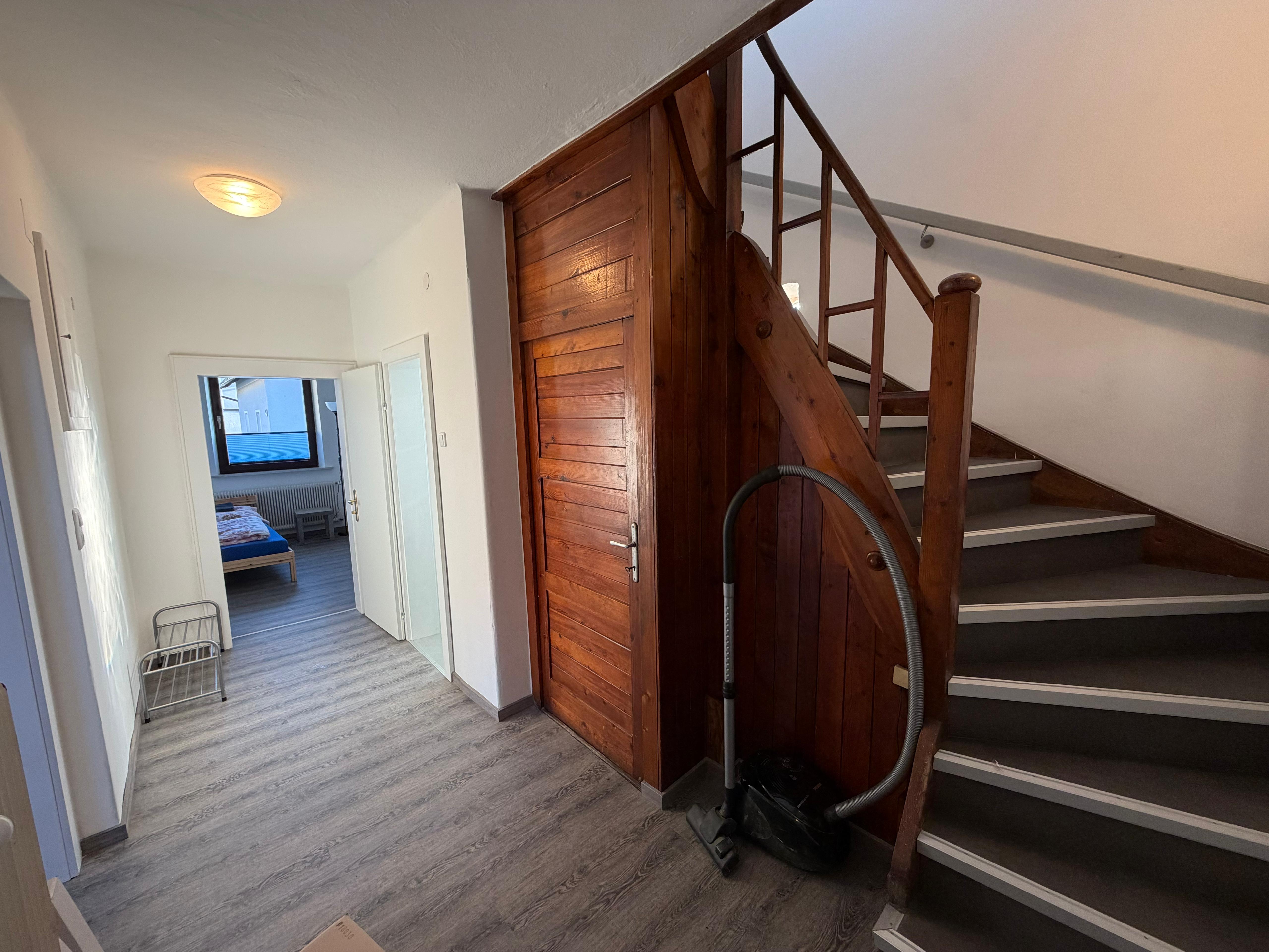 MonteurZimmer: Flur - Idyllisches Einfamilienhaus in Klagenfurt für Arbeiter oder Urlauber