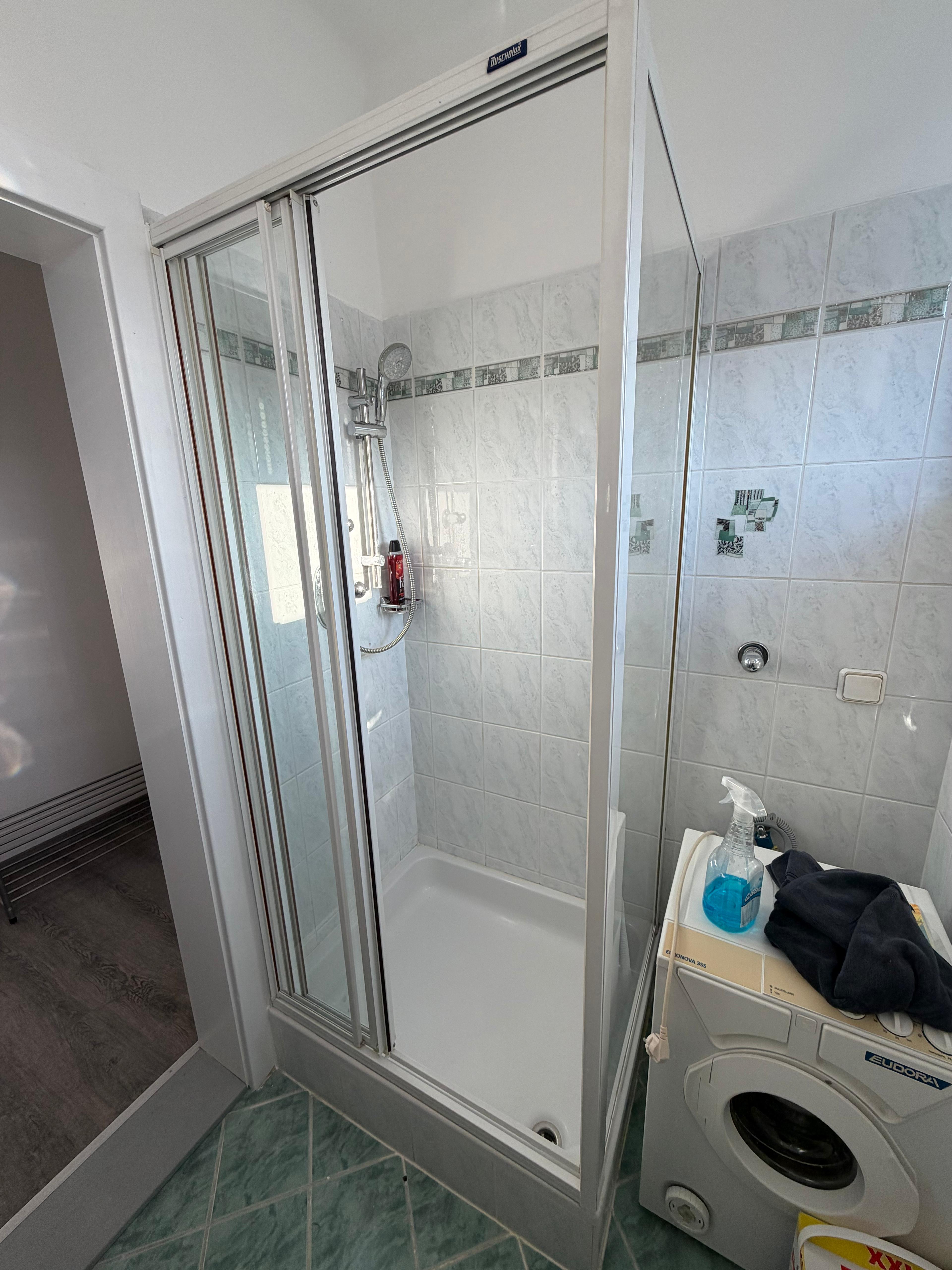 MonteurZimmer: Badezimmer - Idyllisches Einfamilienhaus in Klagenfurt für Arbeiter oder Urlauber