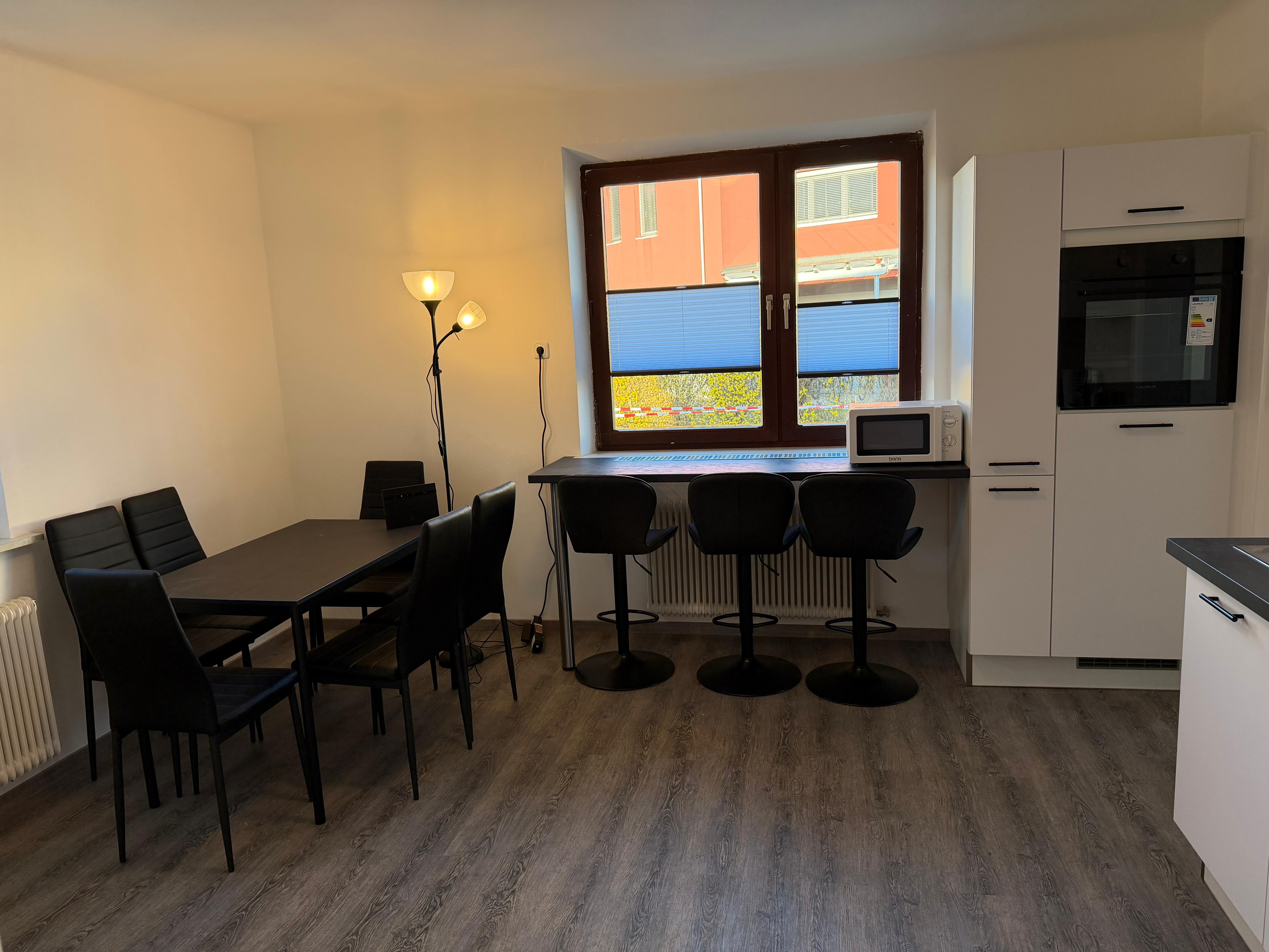 MonteurZimmer: Wohn/Küche - Idyllisches Einfamilienhaus in Klagenfurt für Arbeiter oder Urlauber