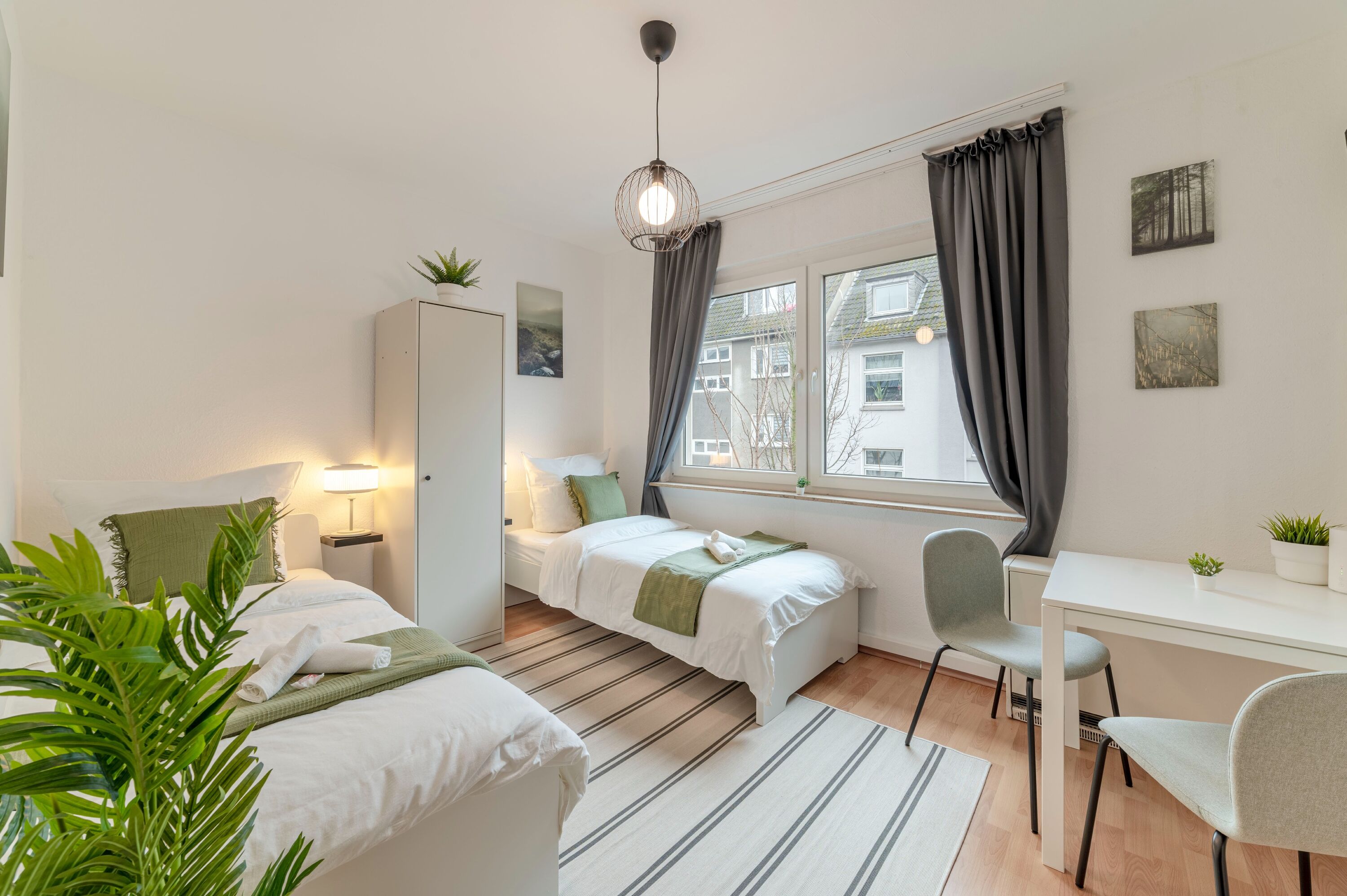 Monteur-Zimmer - Essen - SpaceStays Monteur Smart TV Küche Zentral!