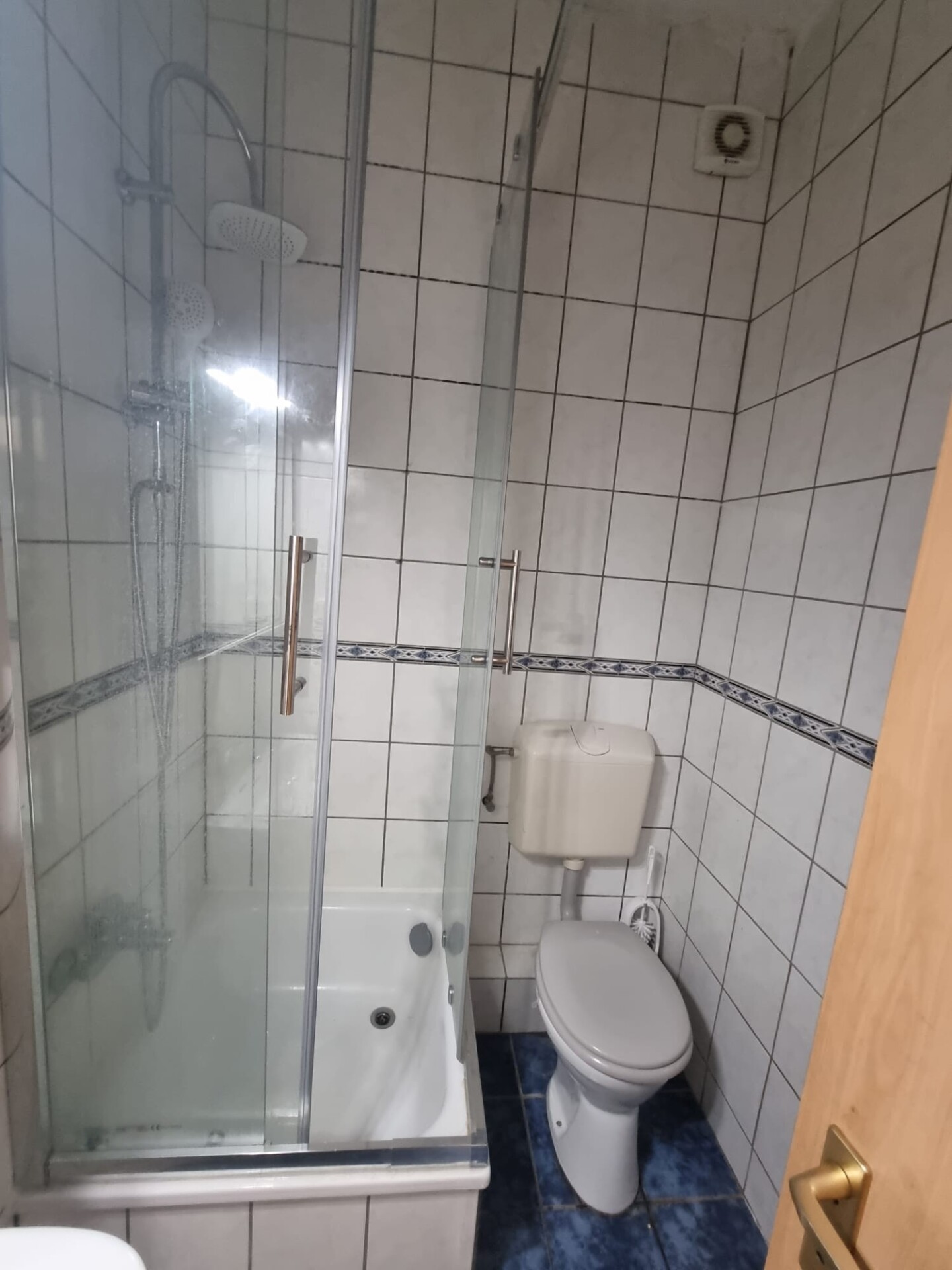 Monteur-Zimmer - Essen - Monteurunterkunft Nähe CentrO Oberhausen - 1OGL