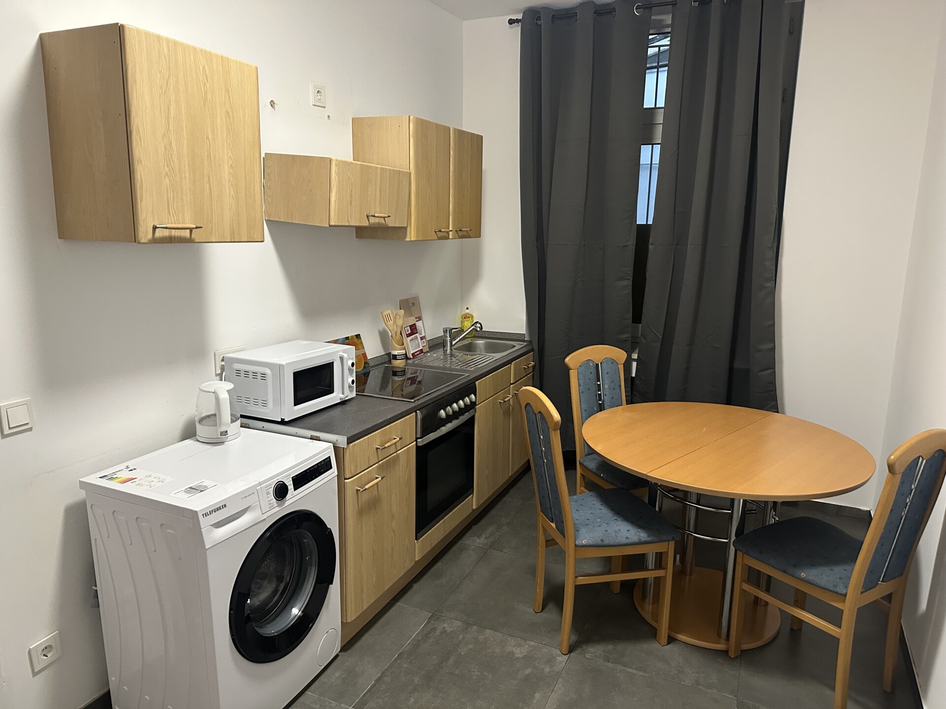 Monteur-Zimmer - Essen - 111-Immobilien. GELSENKIRCHEN ESSEN MARL RECKLINHAUSEN