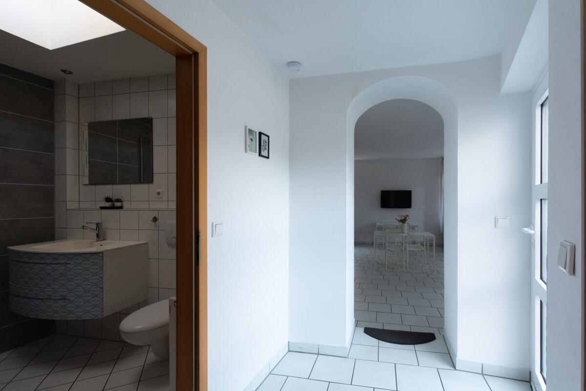 Monteur-Zimmer - Essen - Große benachbarte Monteurwohnungen für Gruppen / Teams