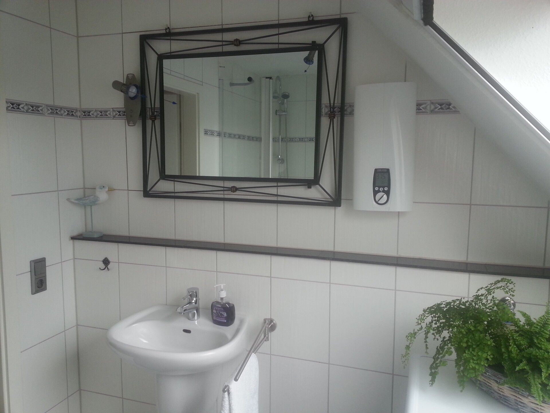 Monteur-Zimmer - Düsseldorf - ANNAS GÄSTEZIMMER / Ferienwohnung