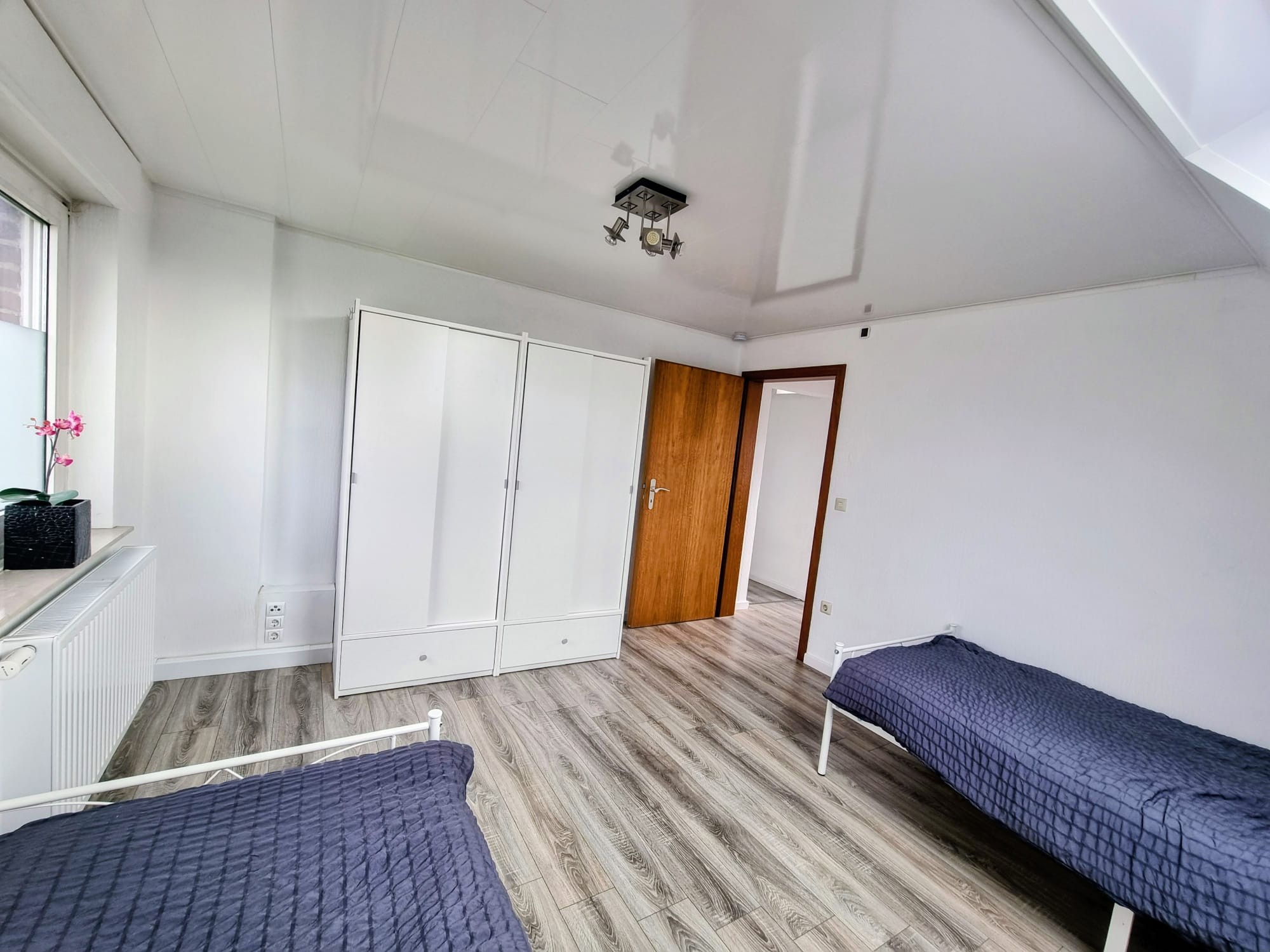 Monteur-Zimmer - Düsseldorf - Strabon Haus Freistehendes Einfamilienhaus