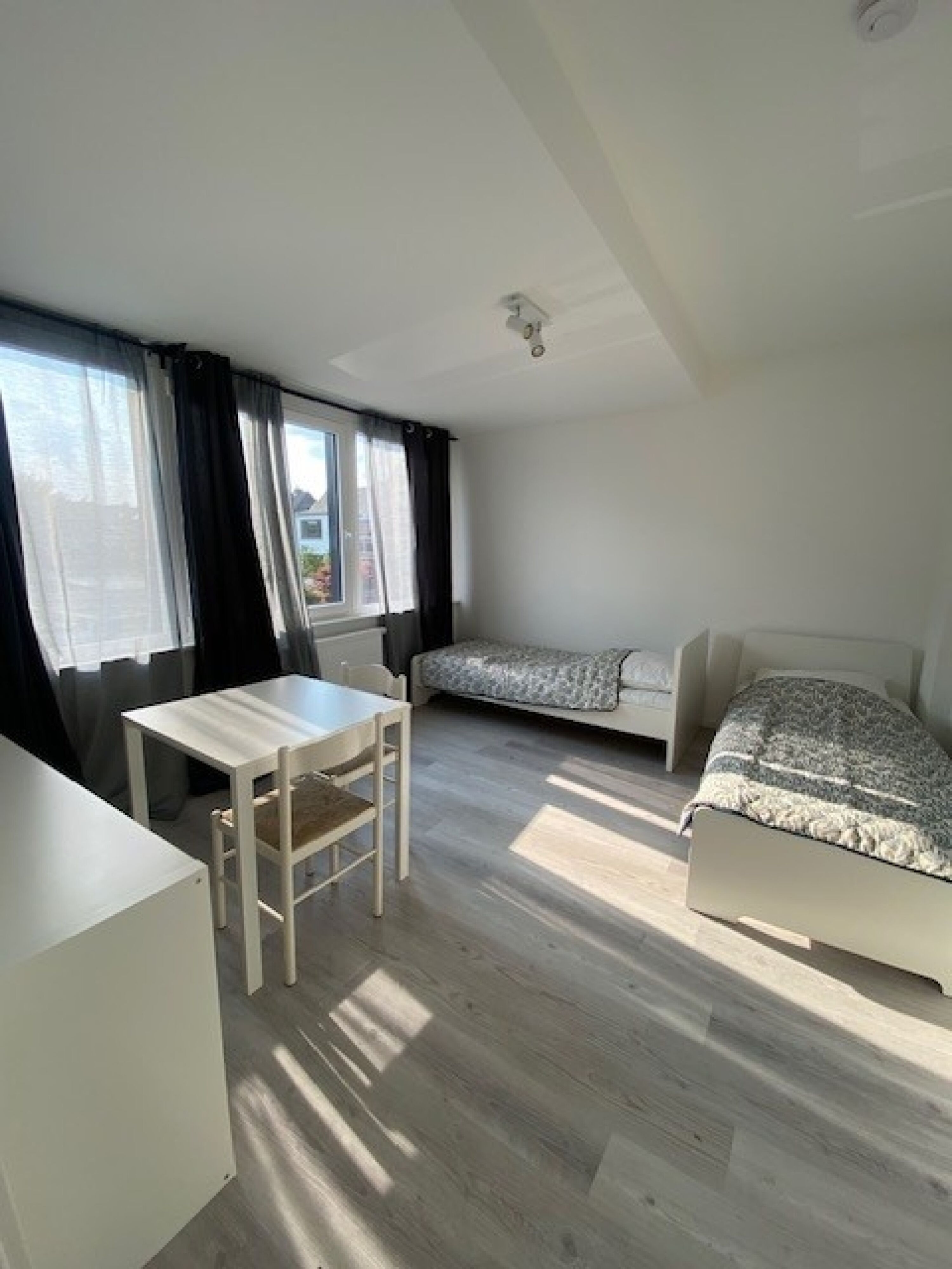 Monteur-Zimmer - Düsseldorf - Helle WG-Zimmer