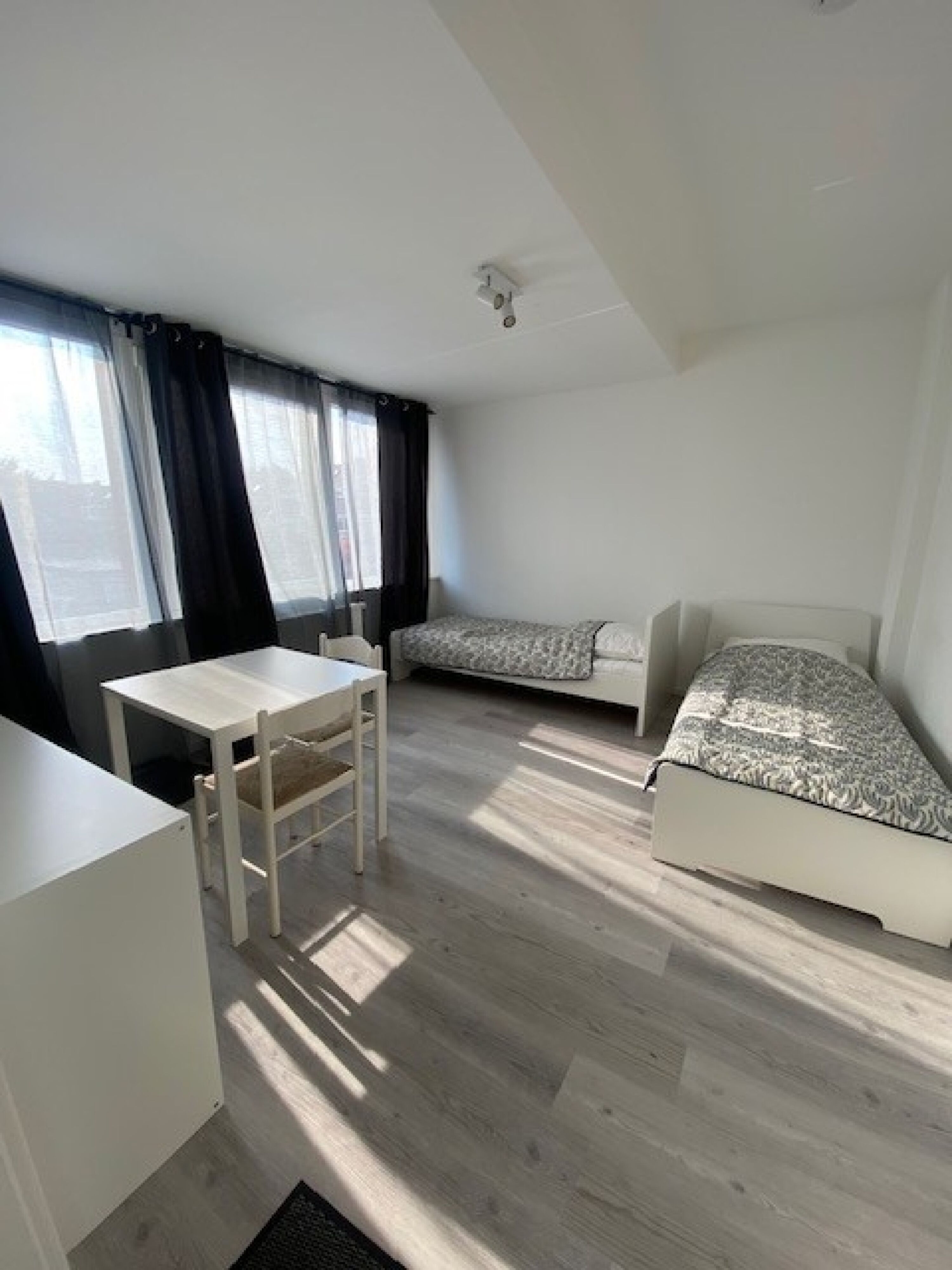 Monteur-Zimmer - Düsseldorf - Helle WG-Zimmer