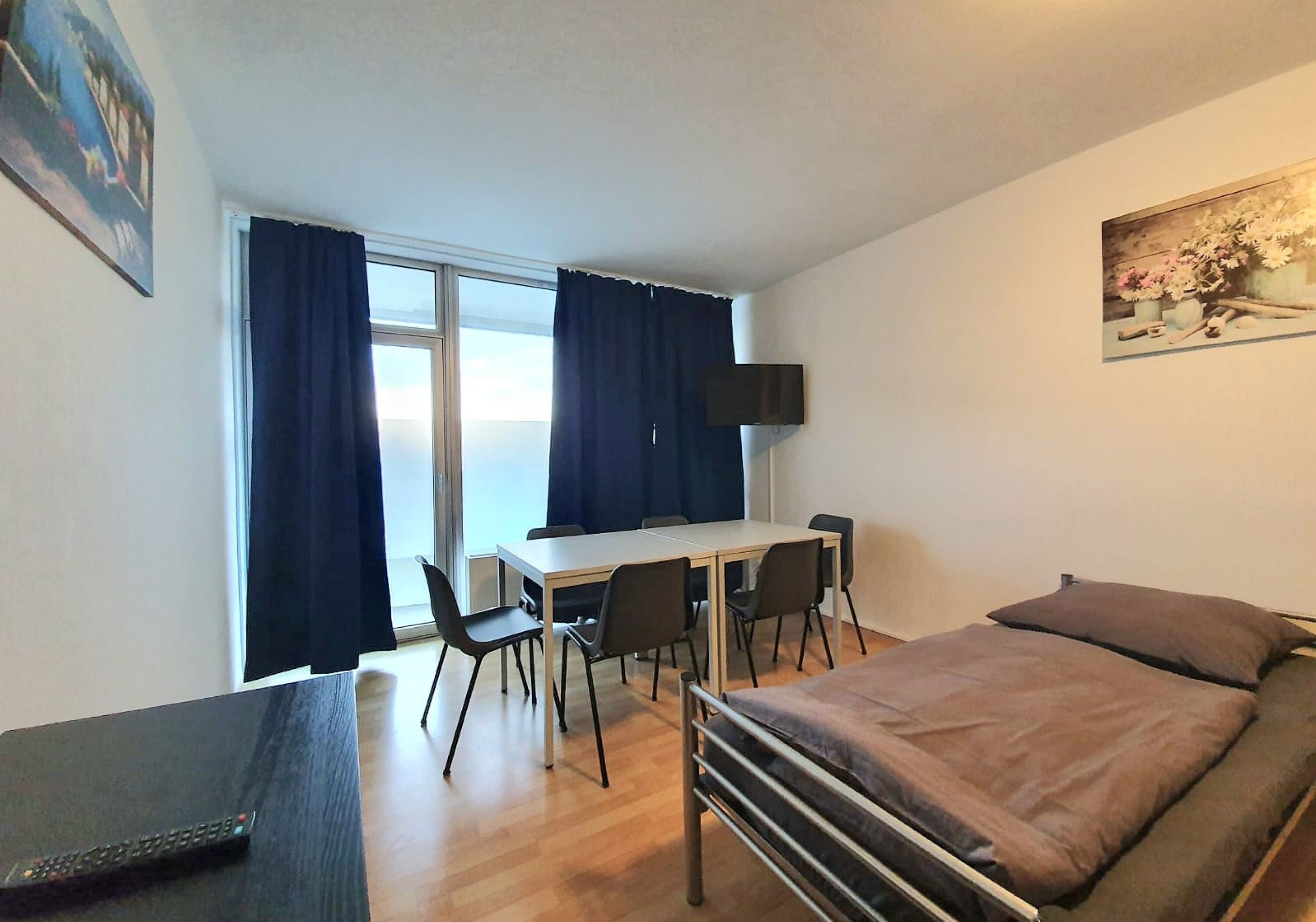 Monteur-Zimmer - Düsseldorf - Top ausgestattete Unterkünfte mit Internet und Waschmaschine