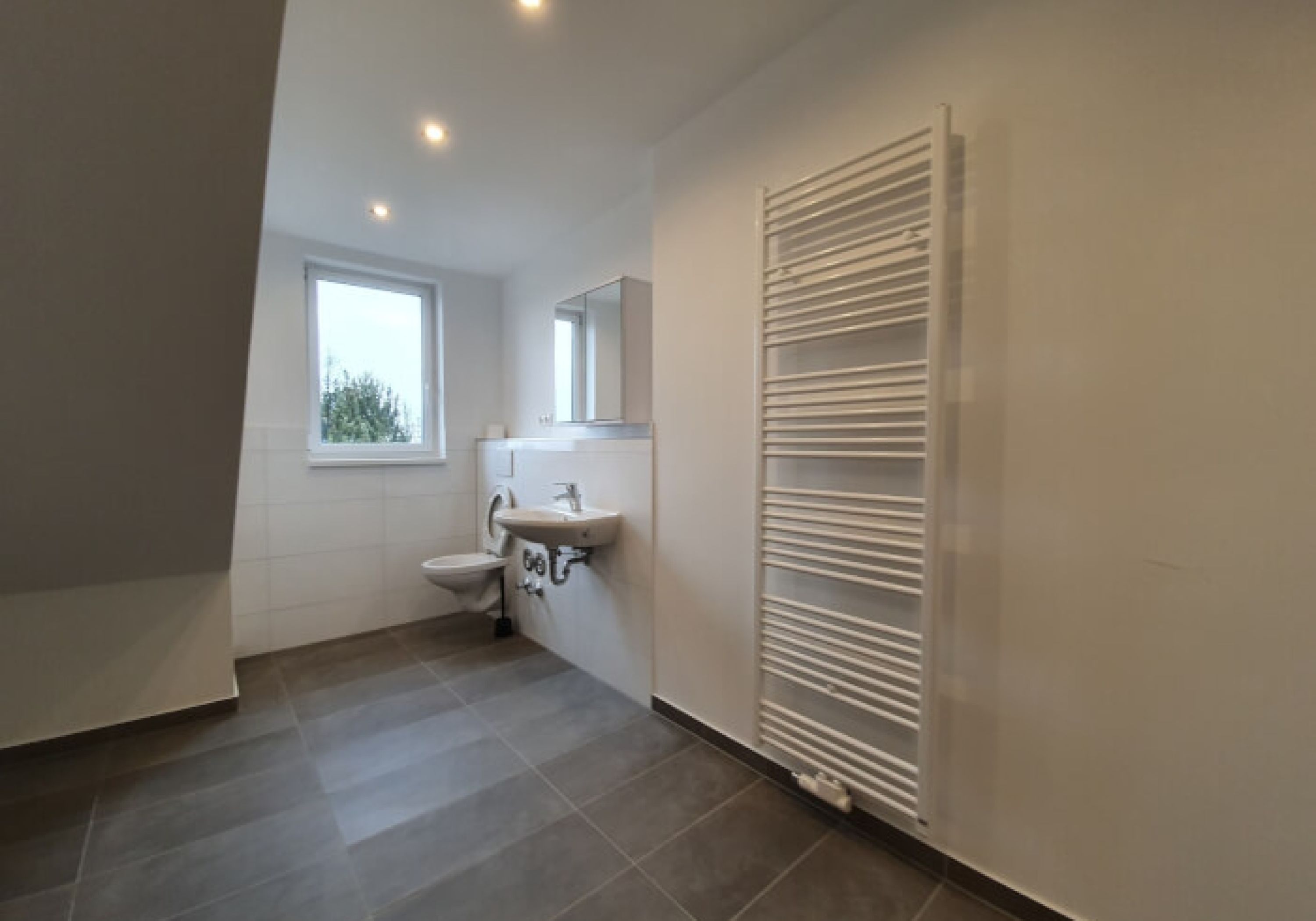 Monteur-Zimmer - Düsseldorf - Frankfurter Bett- Top ausgestattete Wohnung mit allen Extras