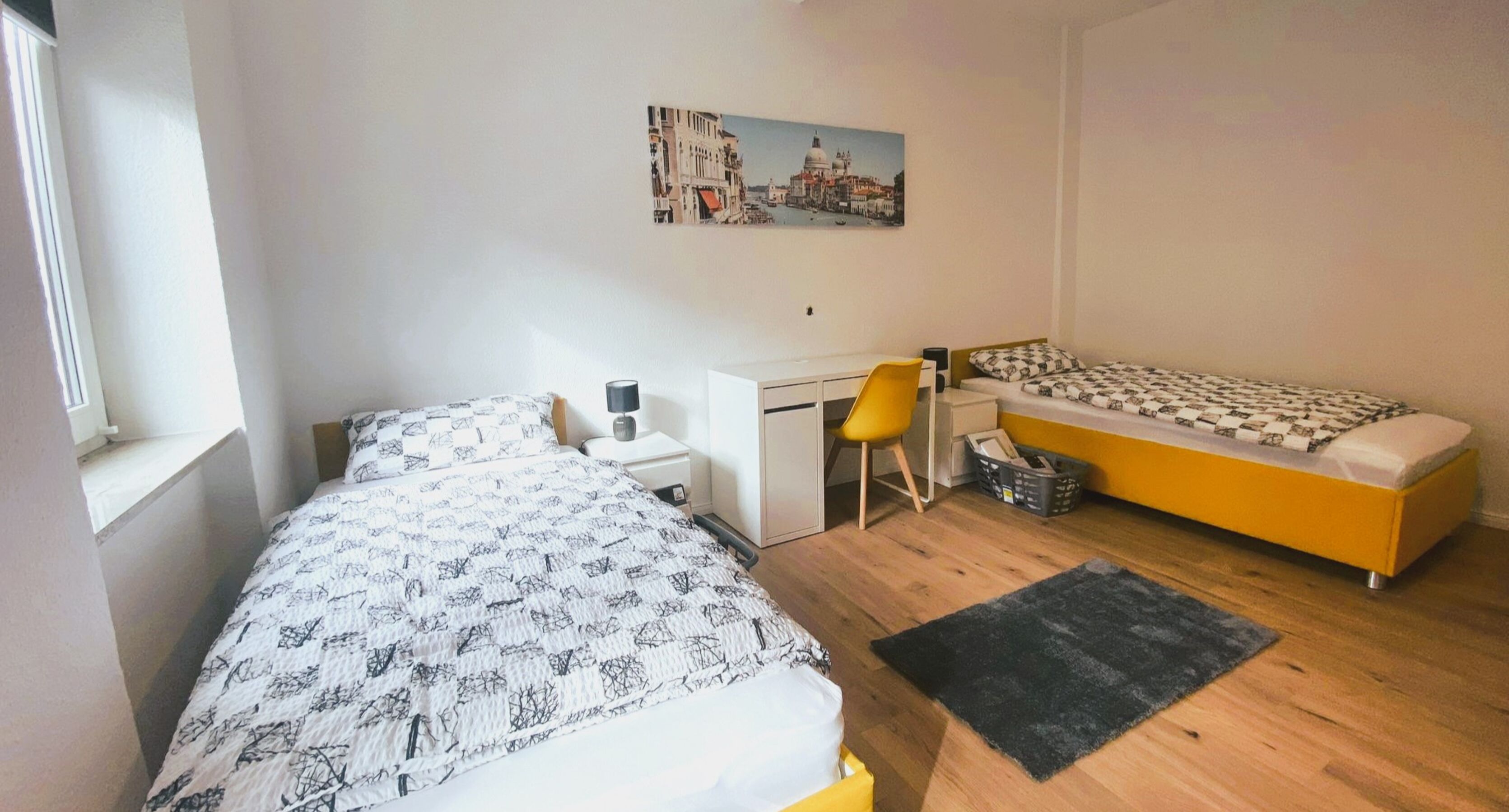 Monteur-Zimmer - Düsseldorf - Vollmöblierte Wohnung Düsseldorf Lorettoviertel 4-6 Personen