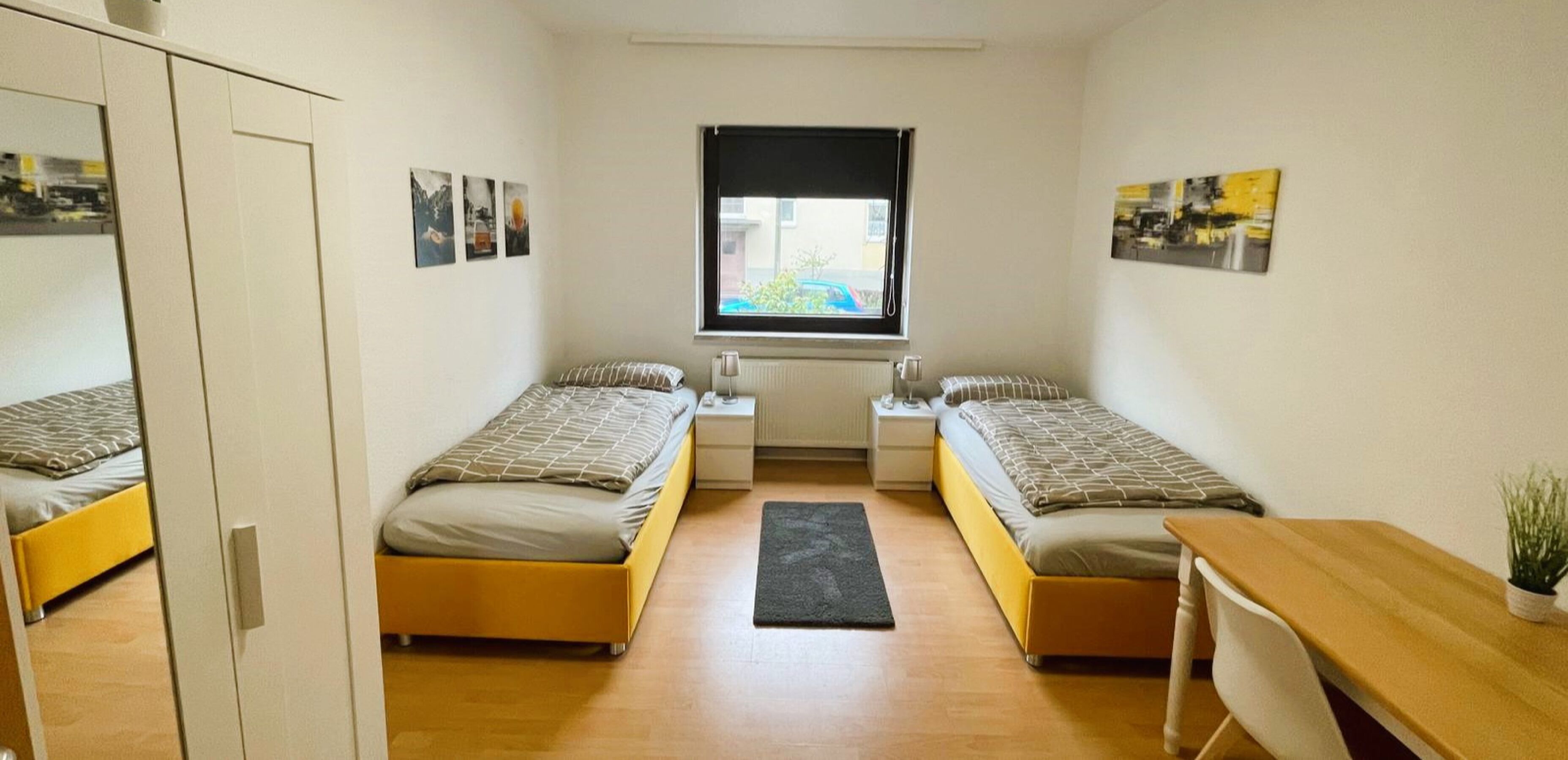 Monteur-Zimmer - Düsseldorf - Vollmöblierte Wohnung Düsseldorf Lorettoviertel 4-6 Personen