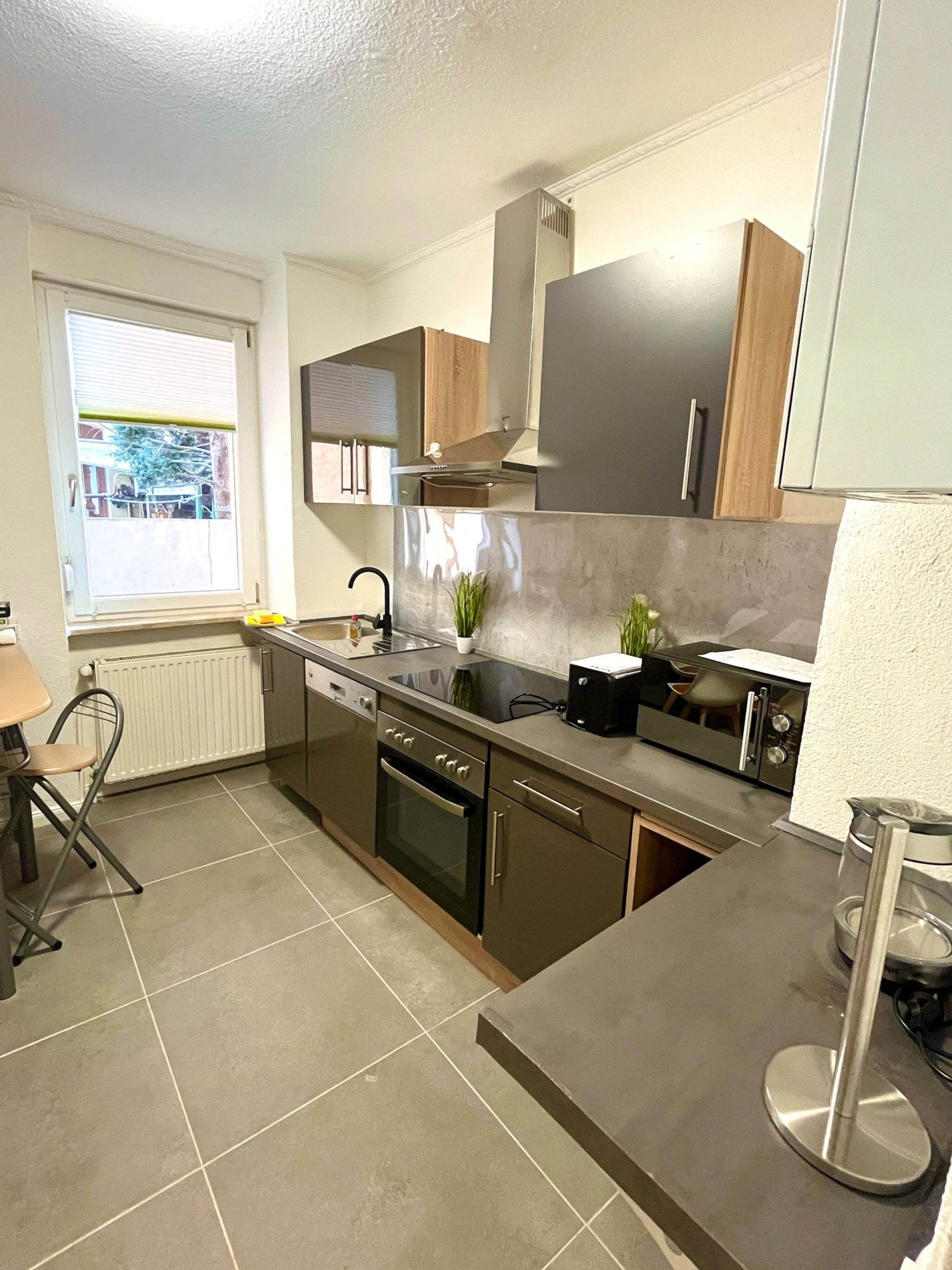 Monteur-Zimmer - Düsseldorf - Vollmöblierte Wohnung Düsseldorf Lorettoviertel 4-6 Personen